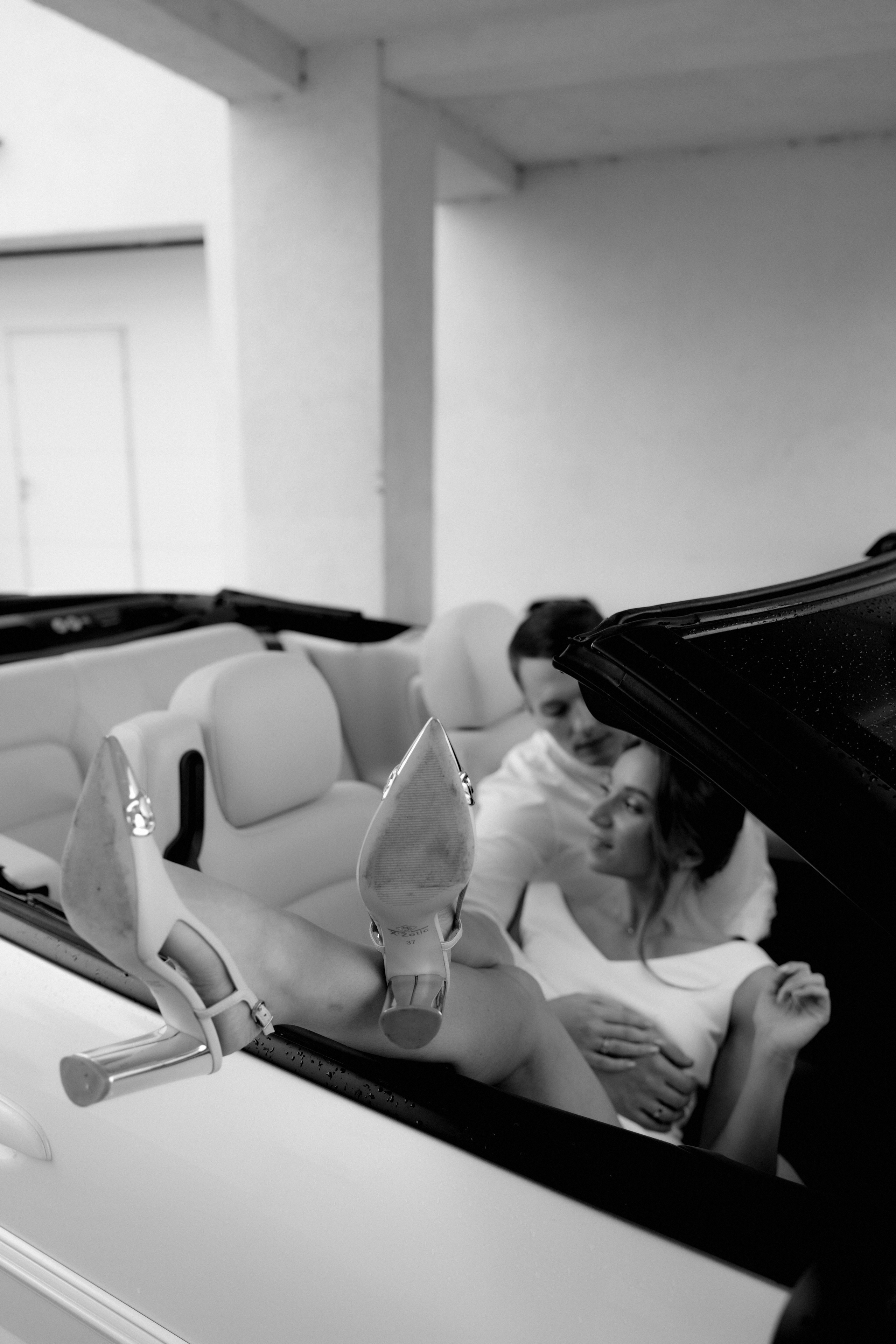 Софья и Андрей. Роспись в Суздале и фотосессия на кабриолете. Свадебный фотограф Аня Милграм