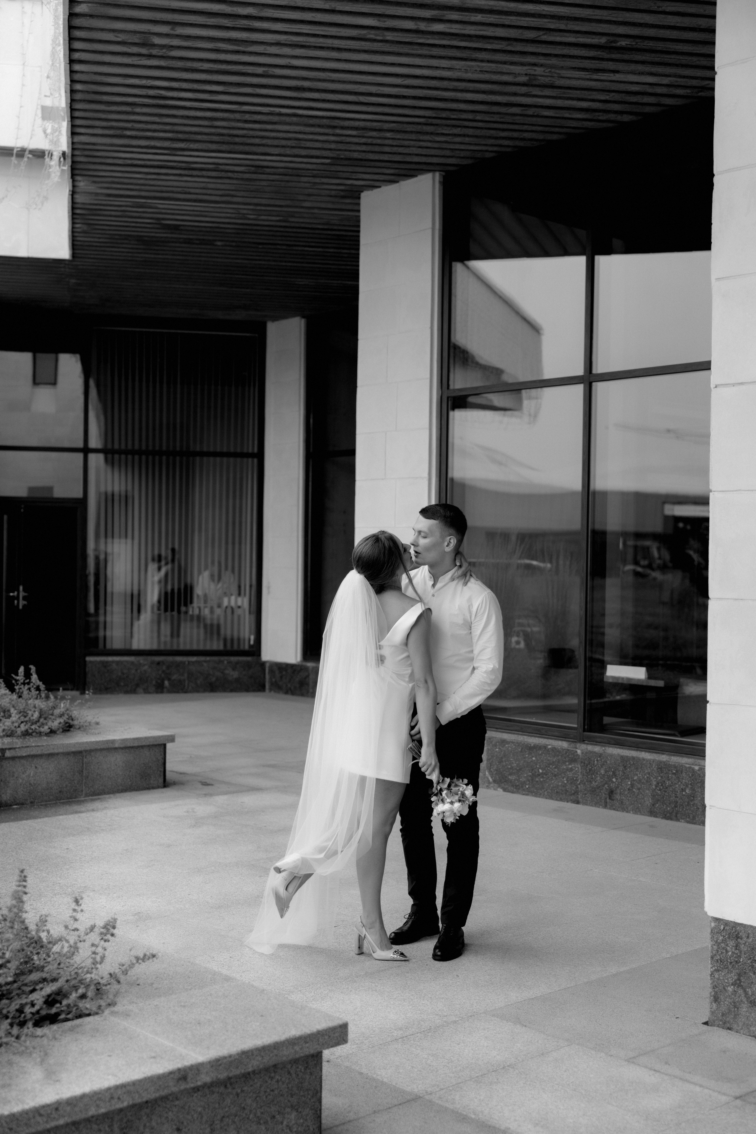 Софья и Андрей. Роспись в Суздале и фотосессия на кабриолете. Свадебный фотограф Аня Милграм