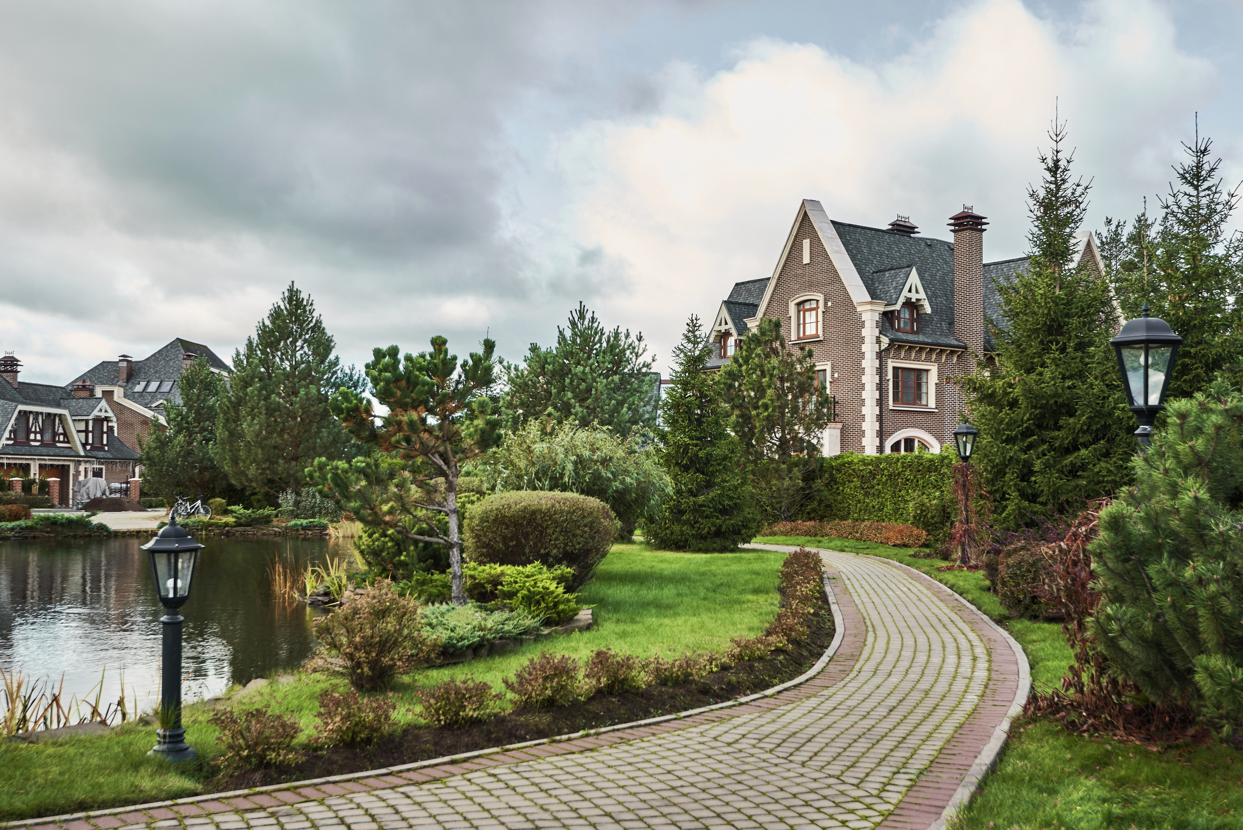 ЛАМБЕРИ | ПОСЕЛОК В АНГЛИЙСКОМ СТИЛЕ. Интерьерный и архитектурный фотограф в Сочи МАКСИМ КСЕНЗОВ