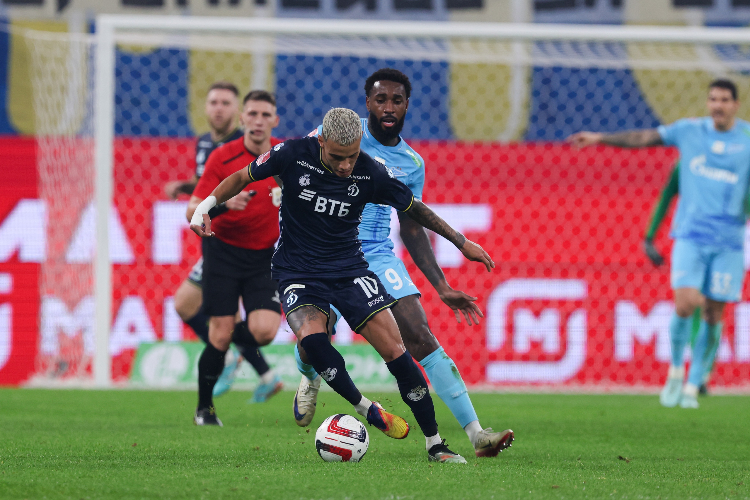 ФК «Зенит — ФК «Динамо» Москва 05.11.2025. Спортивный и репортажный фотограф Антон Тереханов