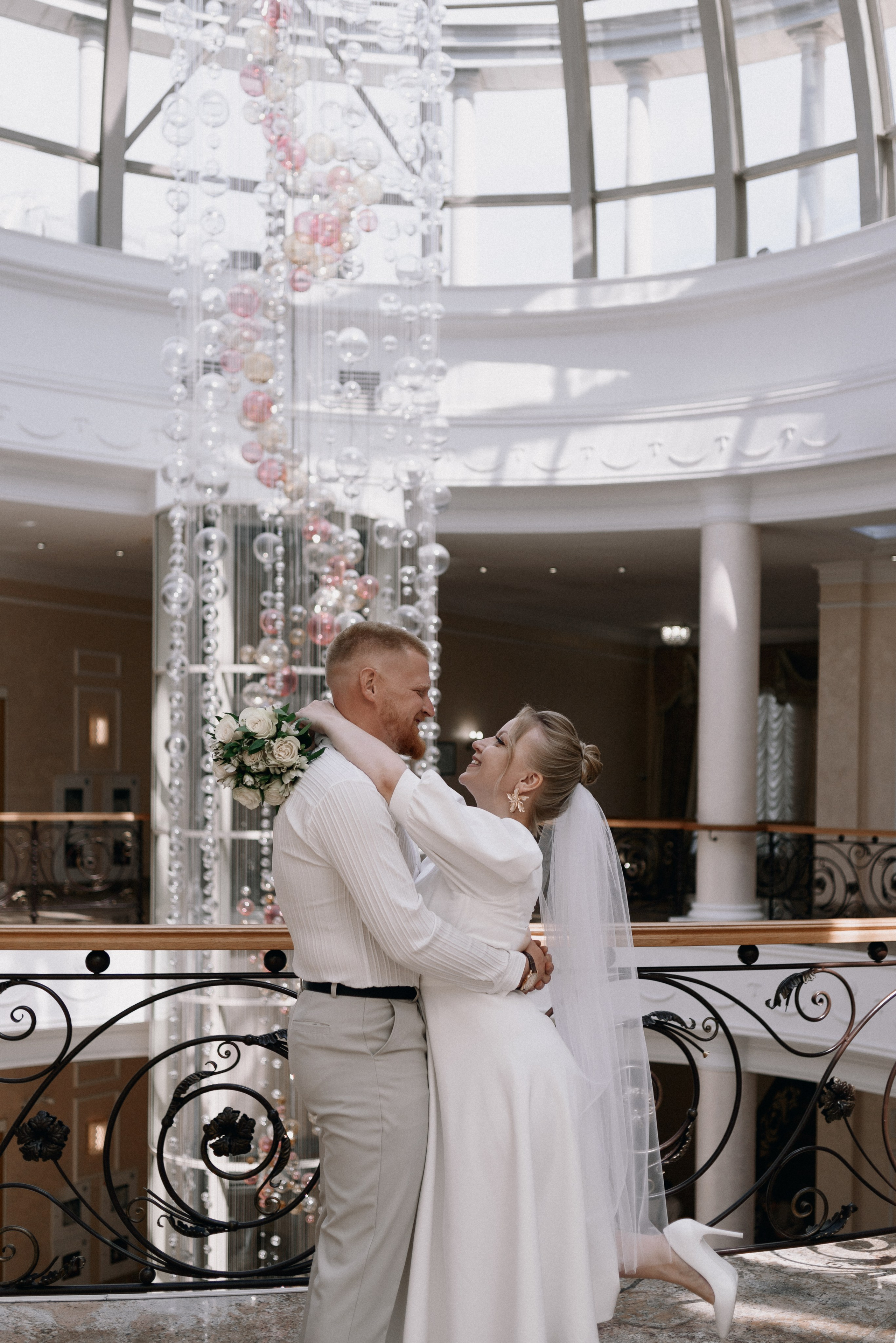Свадебная фотосессия тюмень мост влюбленных. Фотограф Дарья Мустафина, Тюмень