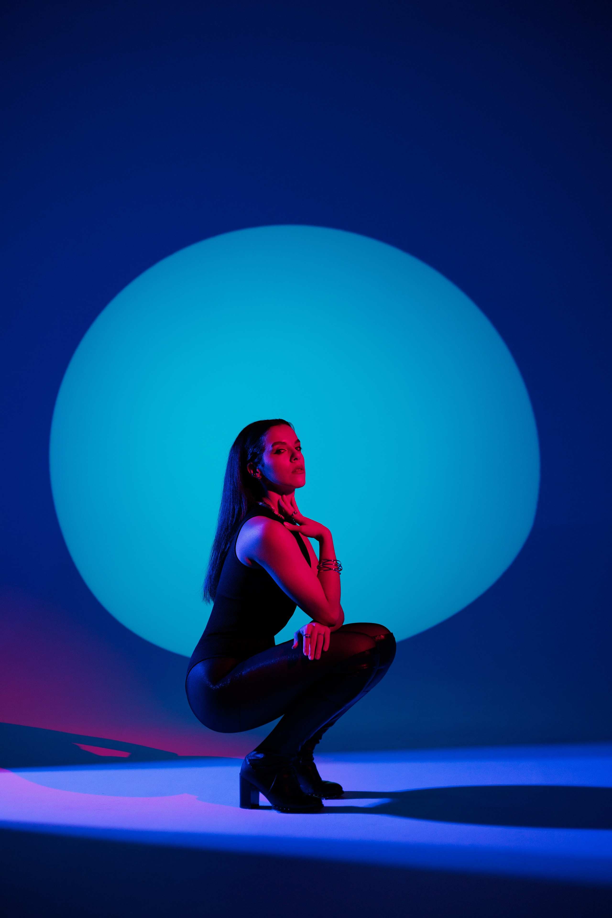 Цветной свет и фигуры. Фотограф Минск