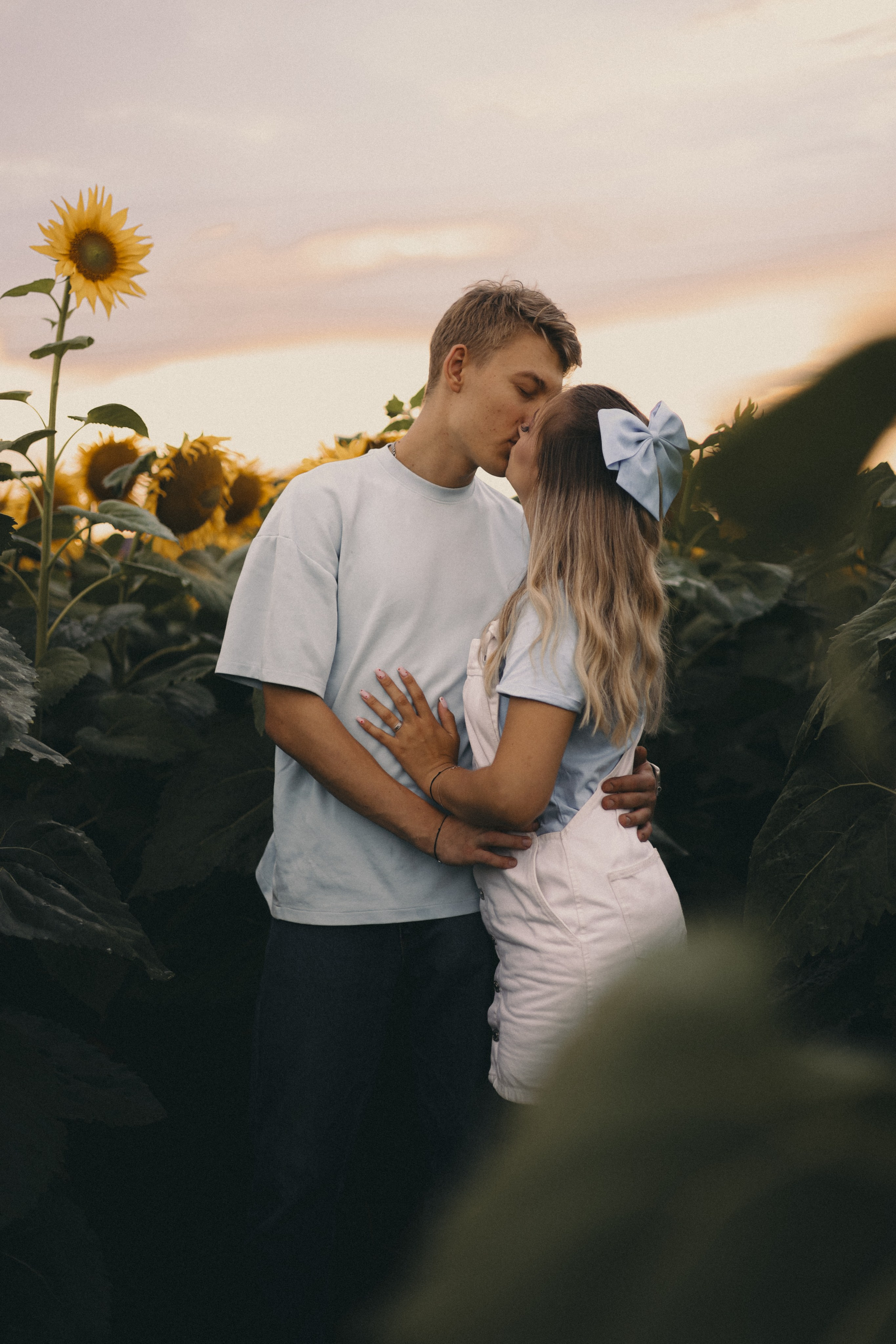 Михаил и Валерия | Подсолнухи. Фотограф Мария Лаенко
