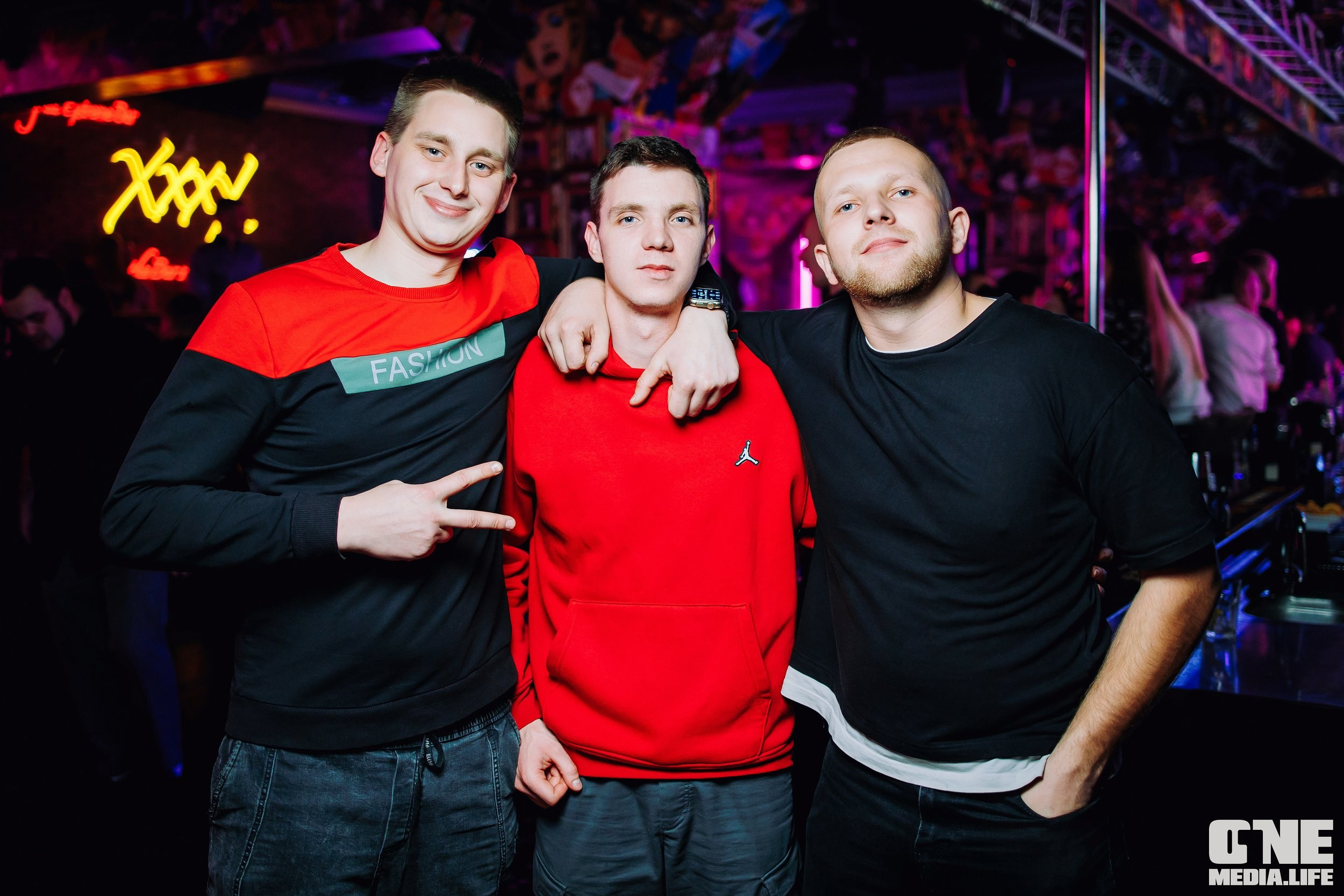 Фоторепортаж из бара XxxX. One Media Life: фоторепортажи, фотоотчеты с мероприятий и заведений