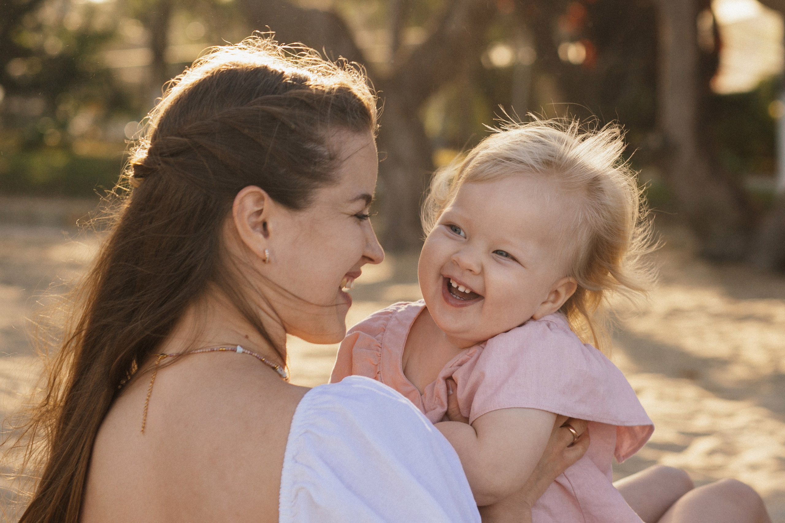 Вика и Влад с Соней на пляже. Главная