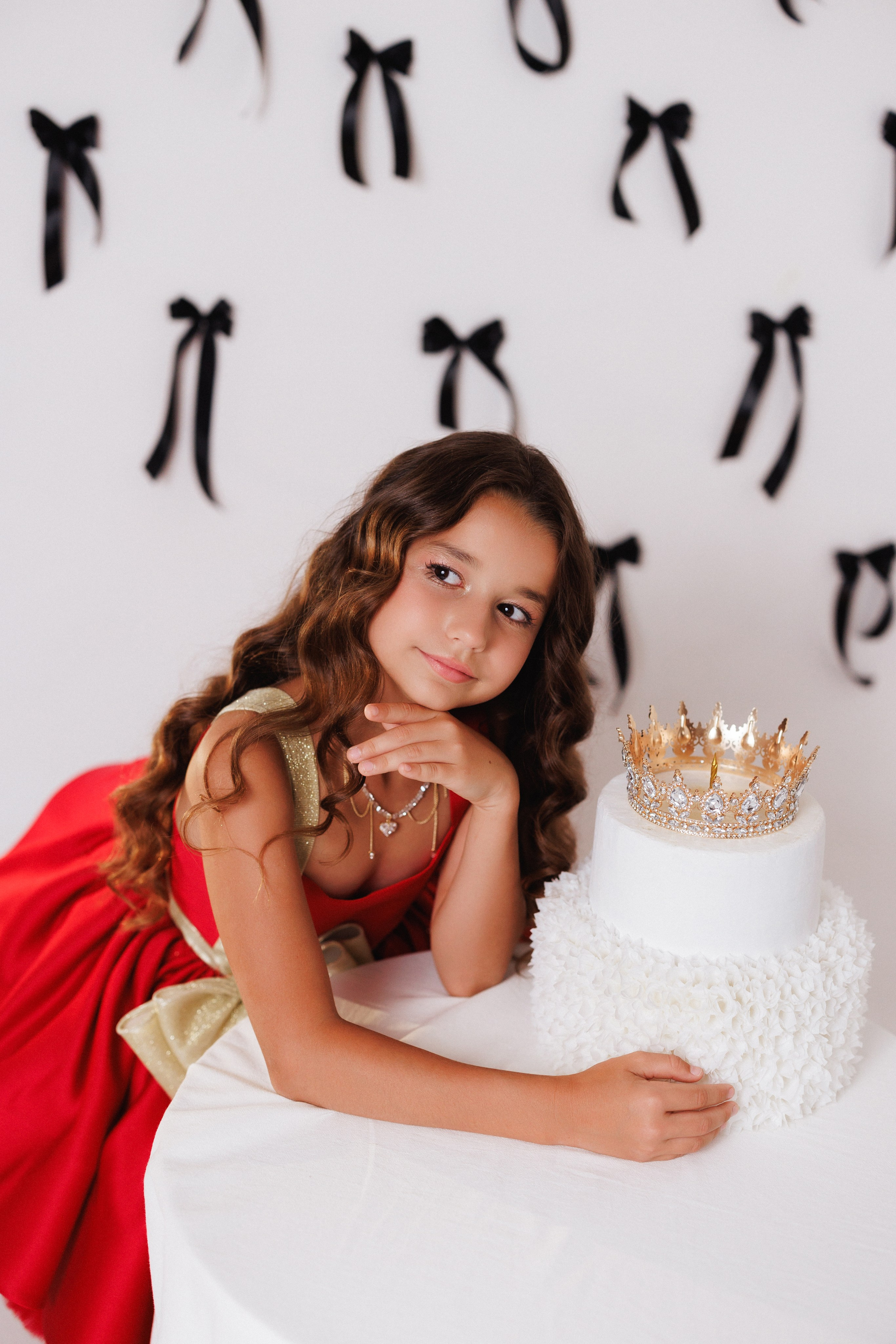 Детская фотосессия к Дню рождения для девочек, фотостудия «Антураж». Семейный и детский фотограф в Краснодаре Анна Трашкова