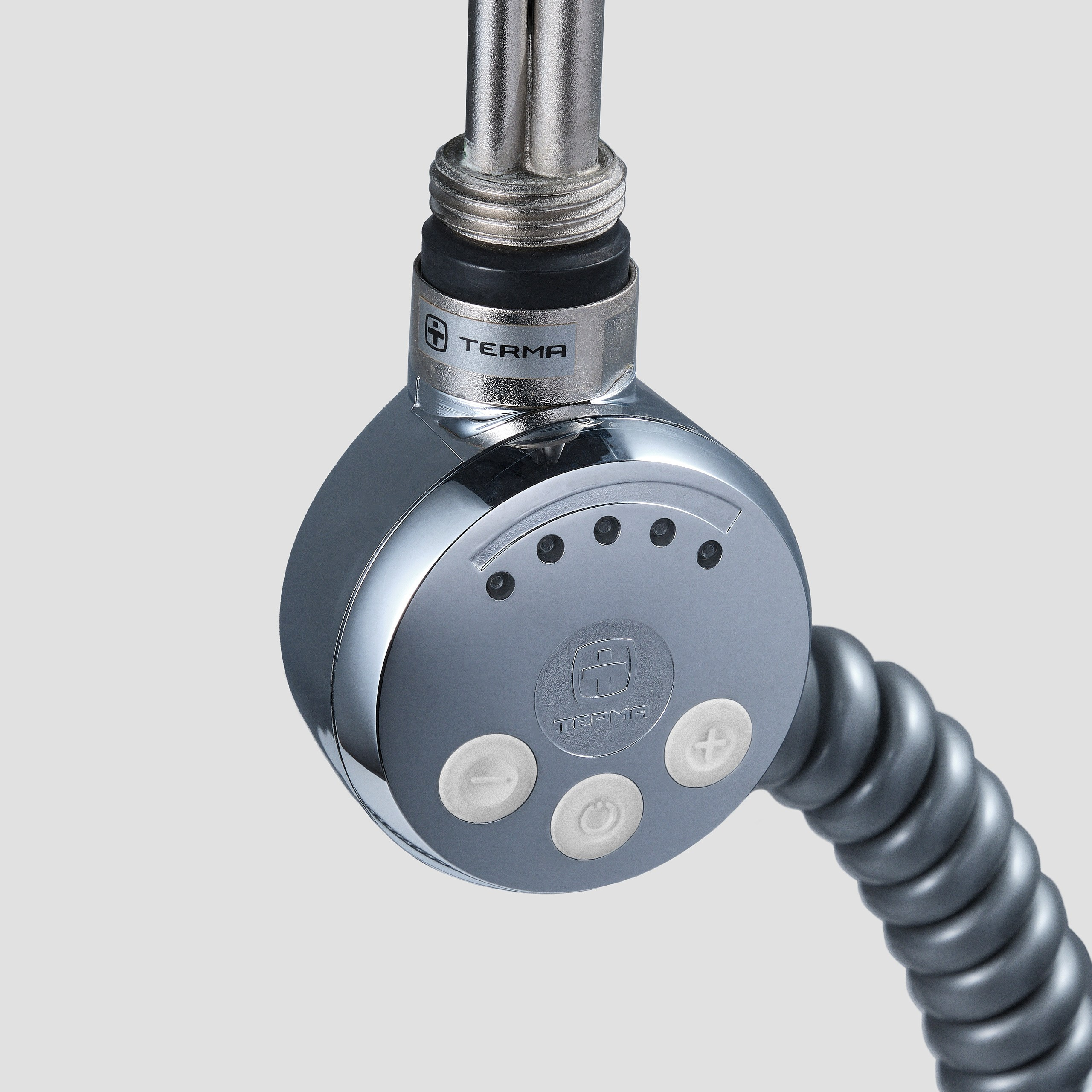 Предметные фотографии регуляторов и нагревателей для отопительных приборов