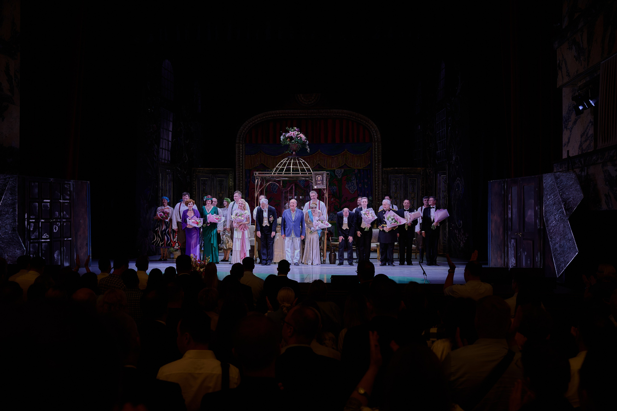 Спектакль «Товарищ». Фотограф Роман Адлер