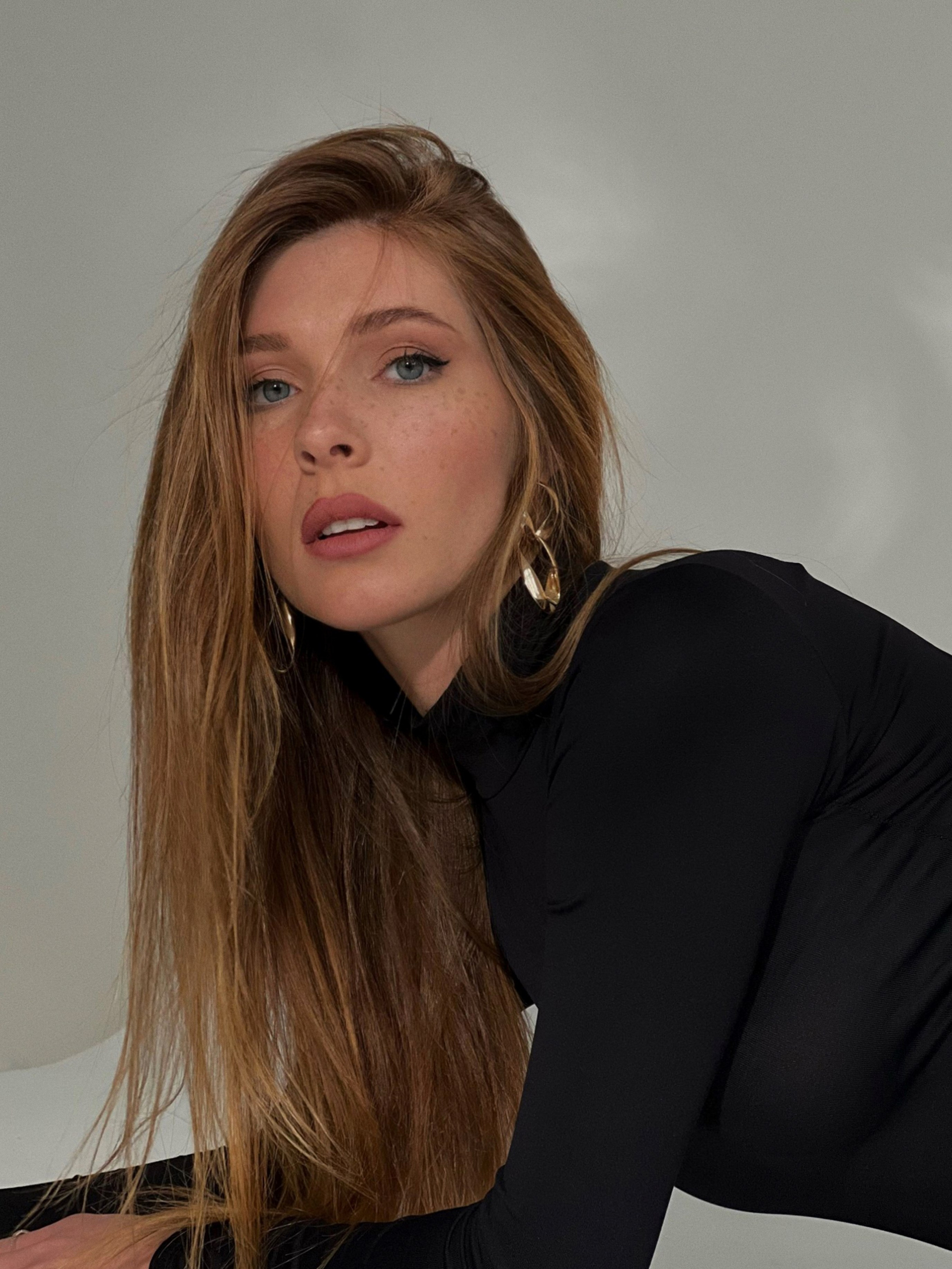 Татьяна, 42-44 р-р, 175 см. KED Production — продакшн из СПб. Создаём фото, видео и контент, который помогает брендам и селлерам продавать больше