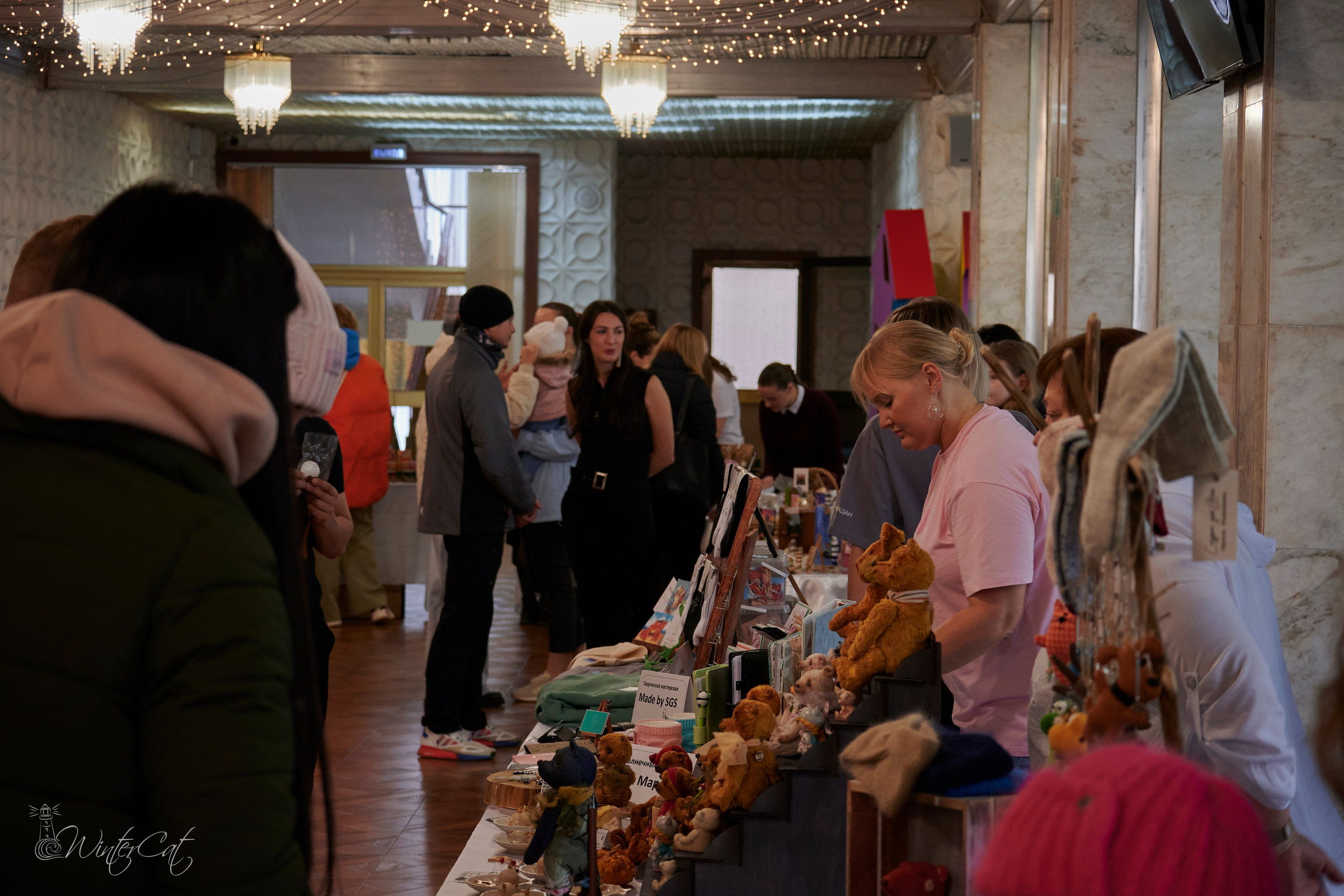 Арт Маркет 12.10.24. Портретный и репортажный фотограф в Магадане Андрей Нефедов WinterCatPhoto