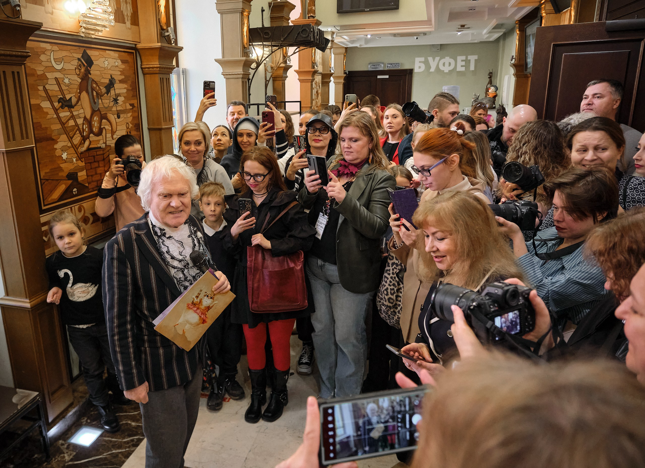 Пресс-конференция Ю.Куклачева в театре кошек