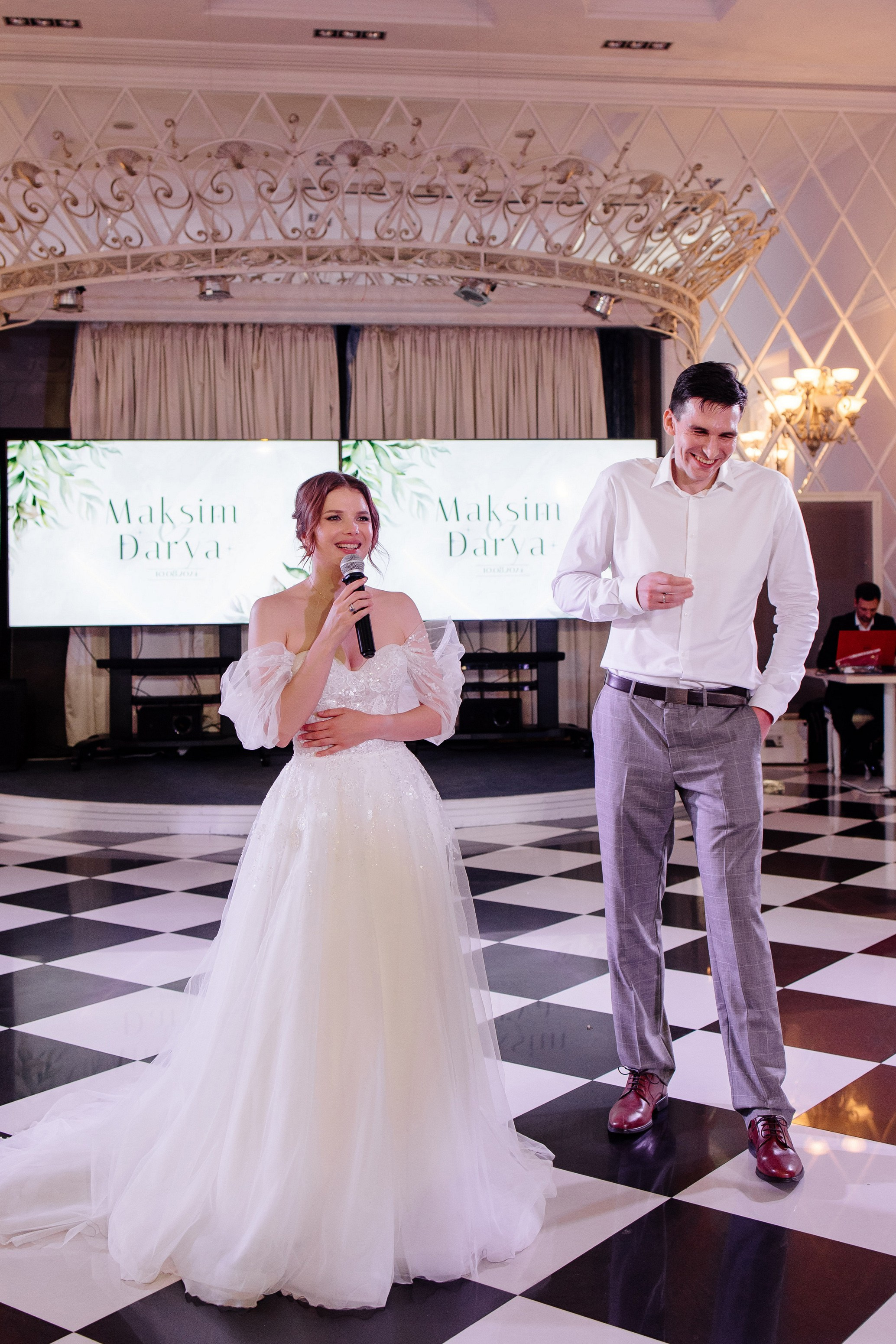 Свадебное утро в Hyatt Regency Хаятт Редженси, свадебная прогулка на Арме и банкет в О’Шалей. Свадебный и семейный фотограф Екатерина Иванова