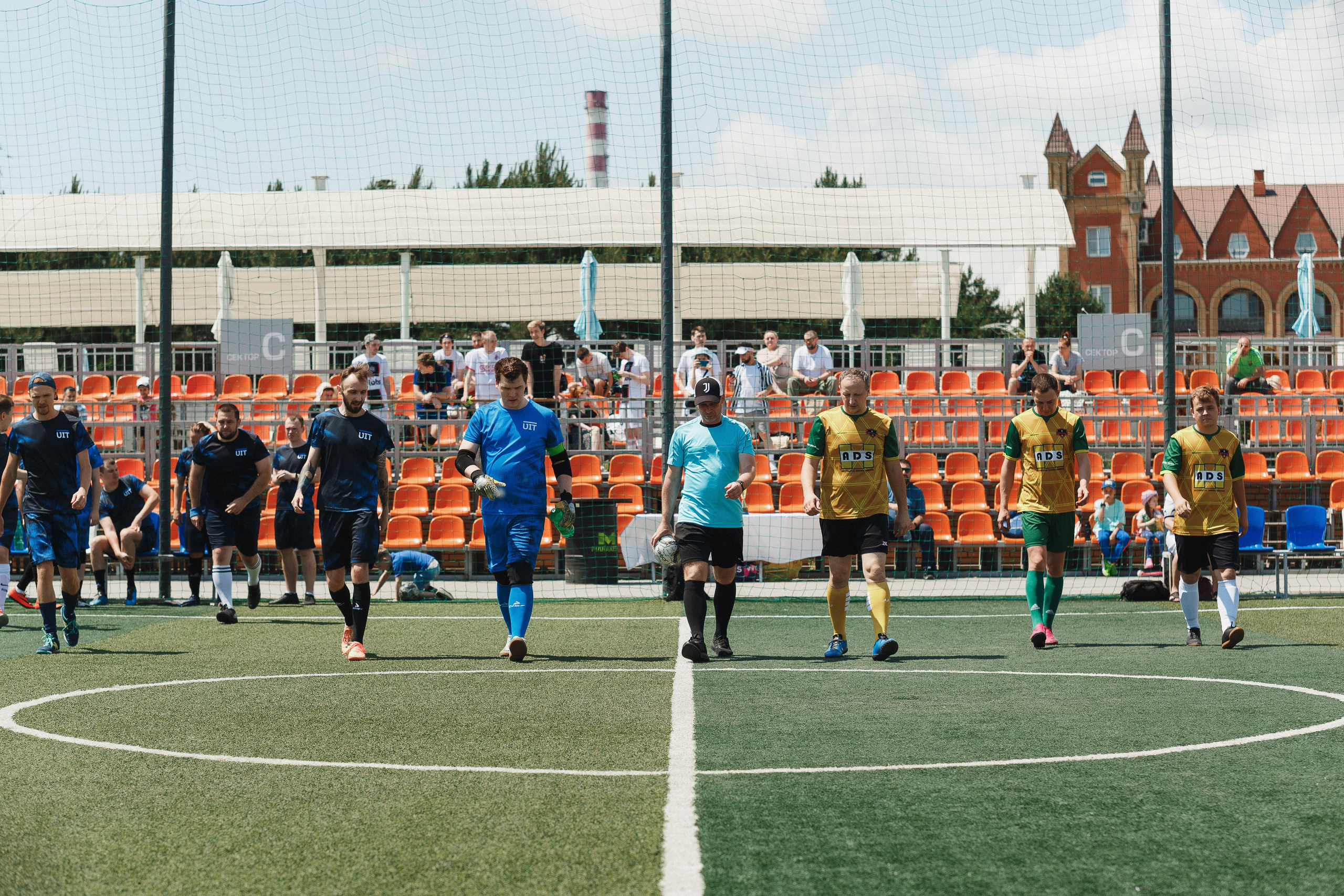 Под знаменем Амбрелла: Футбольный турнир в Приазовье Таганрога. Свадебный и семейный фотограф в Таганроге Бакарюк Антон