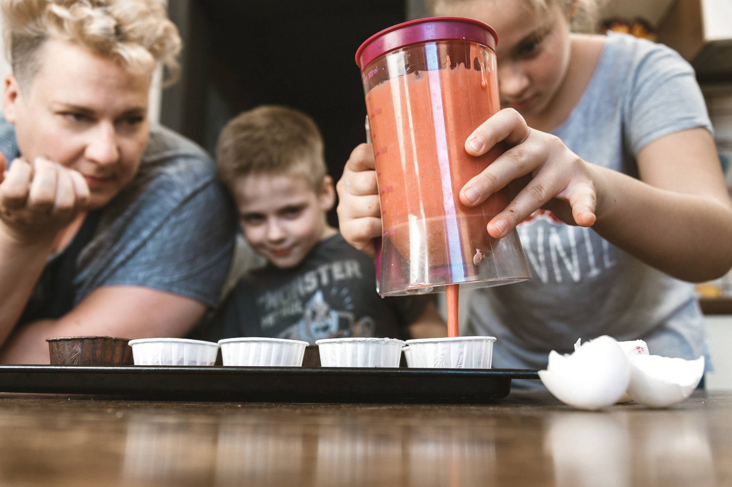 Семейная фотосессия с котом и маффинами. Семейный фотограф в Москве Елена Снегирева