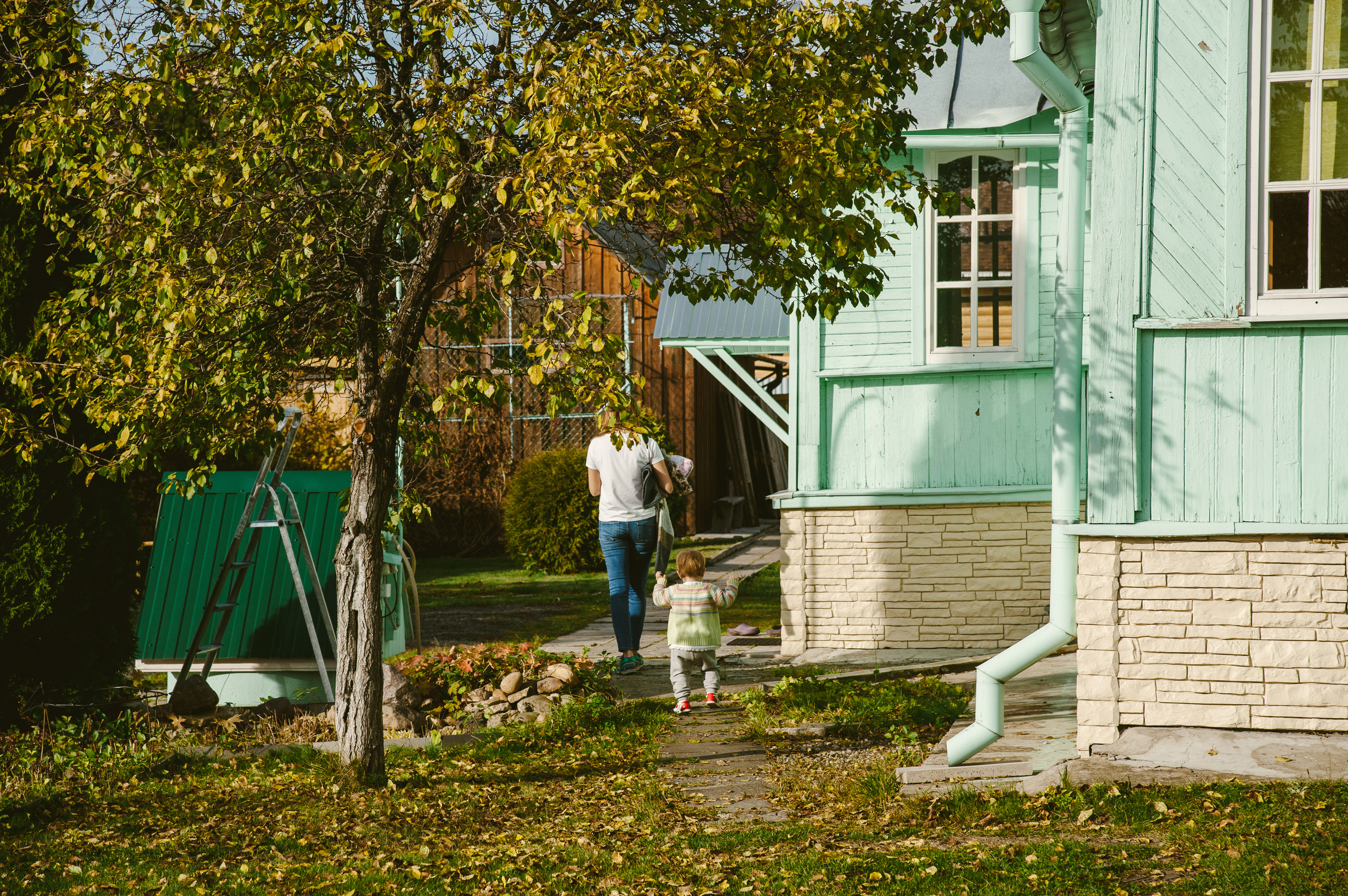 Семейная фотосессия за городом на даче. Семейный фотограф в Москве Елена Снегирева
