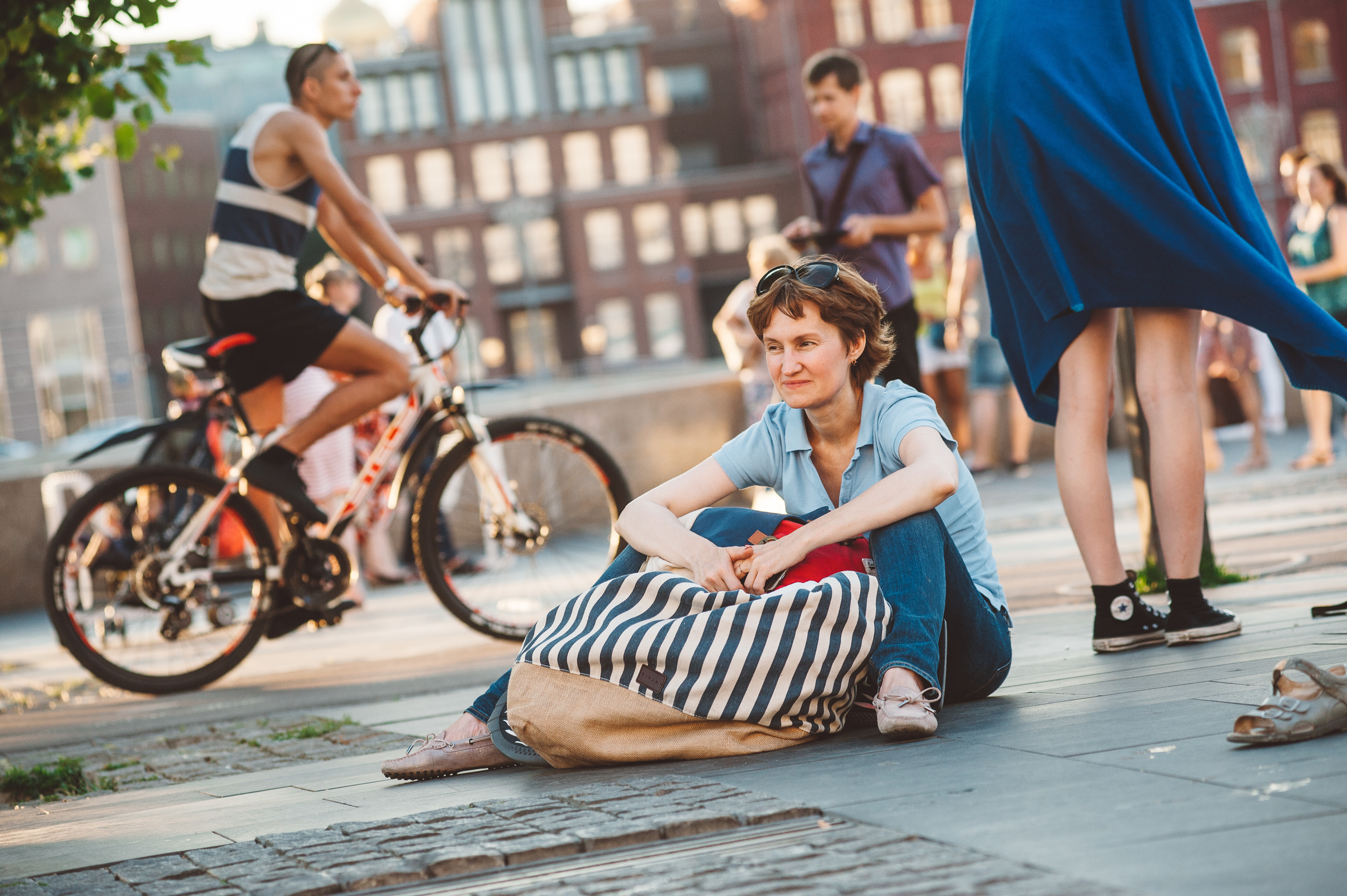 Семейная фотосессия про прогулку в парке Музеон. Семейный фотограф в Москве Елена Снегирева