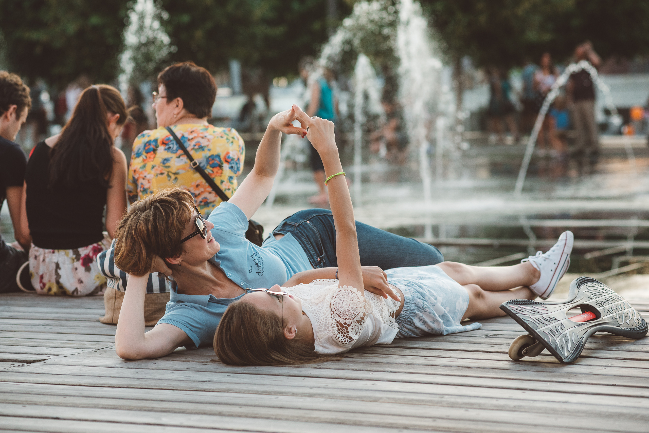 Семейная фотосессия про прогулку в парке Музеон. Семейный фотограф в Москве Елена Снегирева