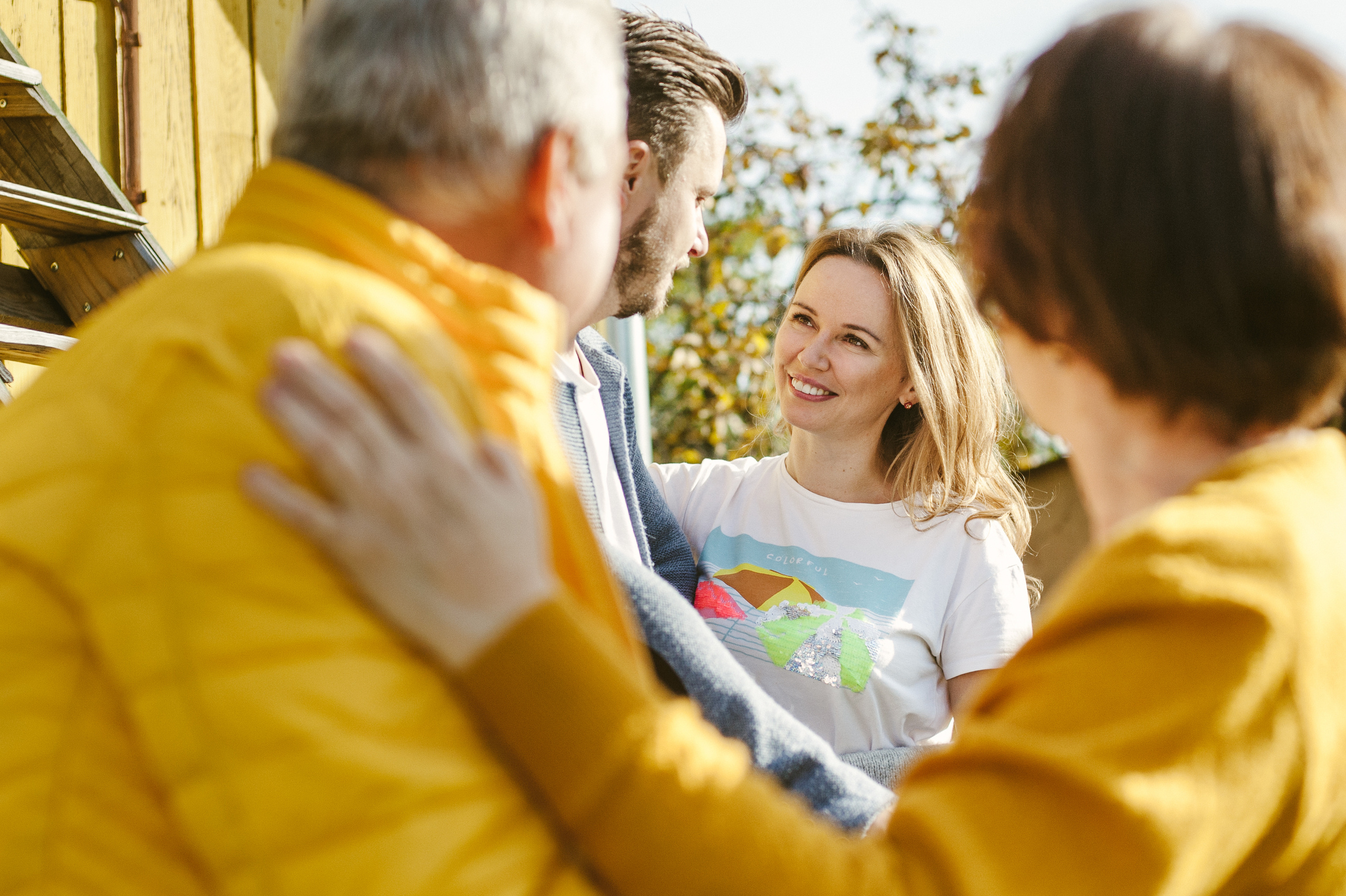 Семейная фотосессия за городом на даче. Семейный фотограф в Москве Елена Снегирева