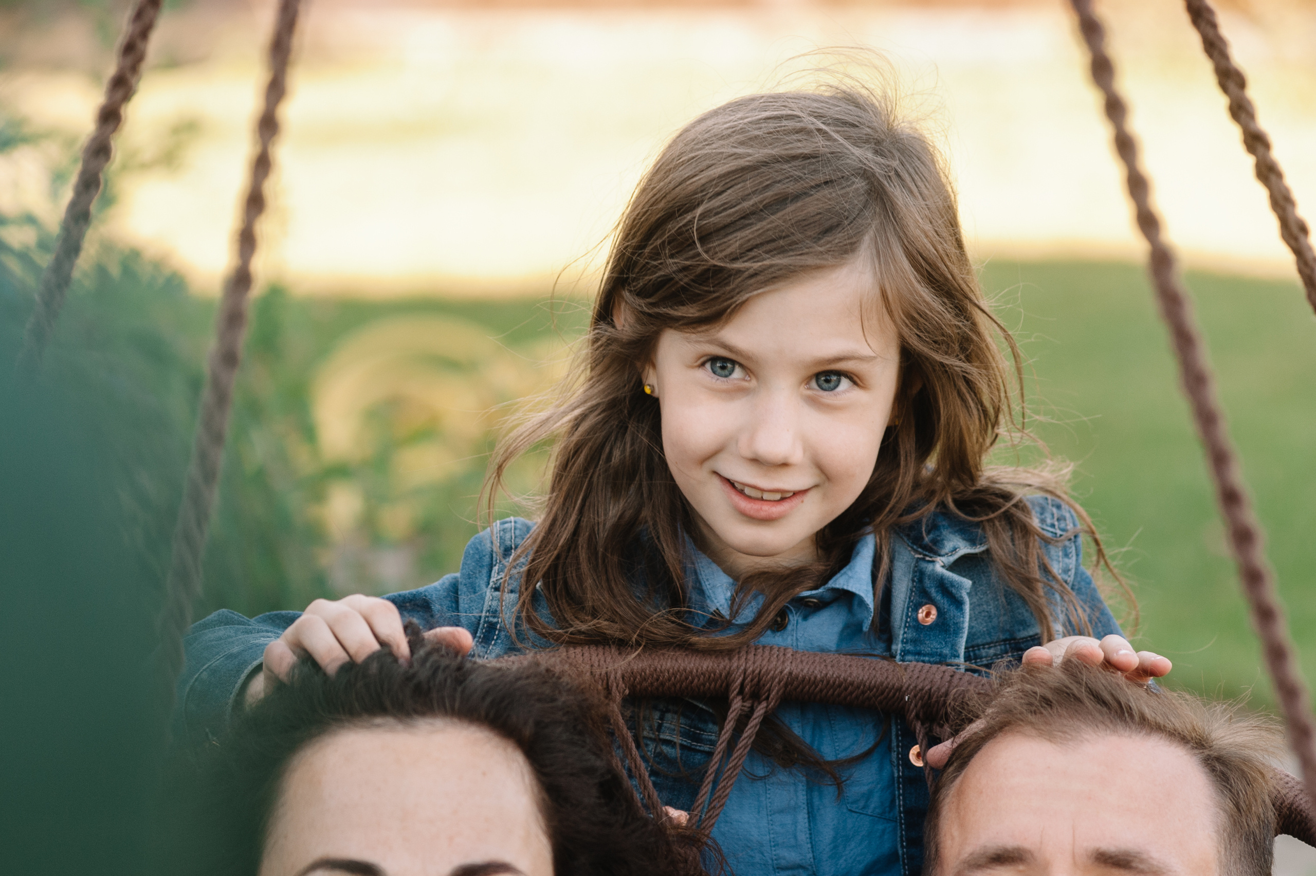 Семейная фотосессия в Истре в загородном доме. Семейный фотограф в Москве Елена Снегирева