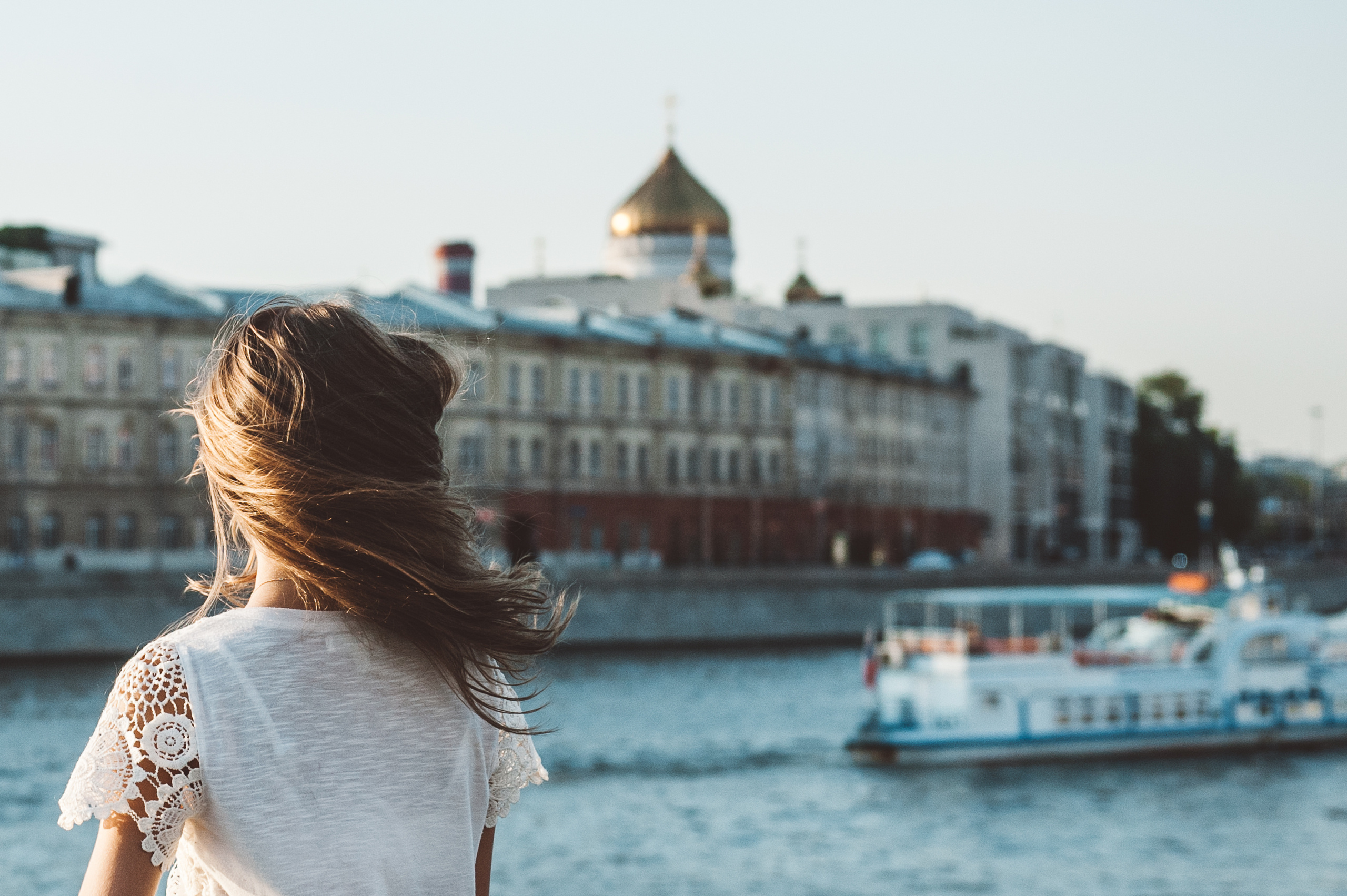 Семейная фотосессия про прогулку в парке Музеон. Семейный фотограф в Москве Елена Снегирева