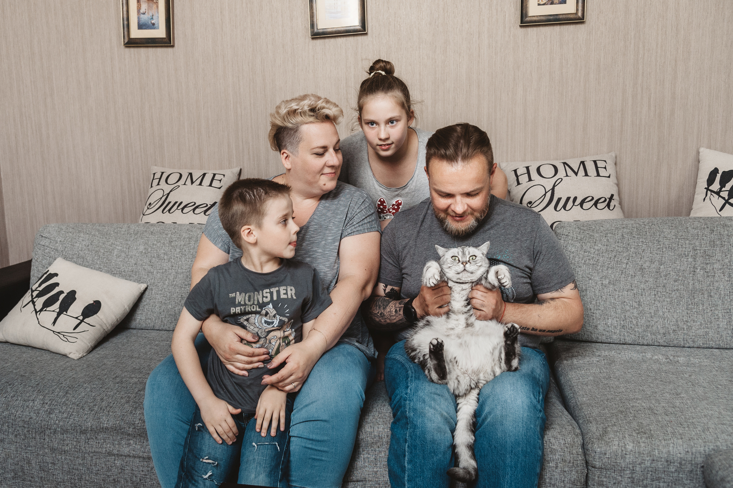 Семейная фотосессия с котом и маффинами. Семейный фотограф в Москве Елена Снегирева