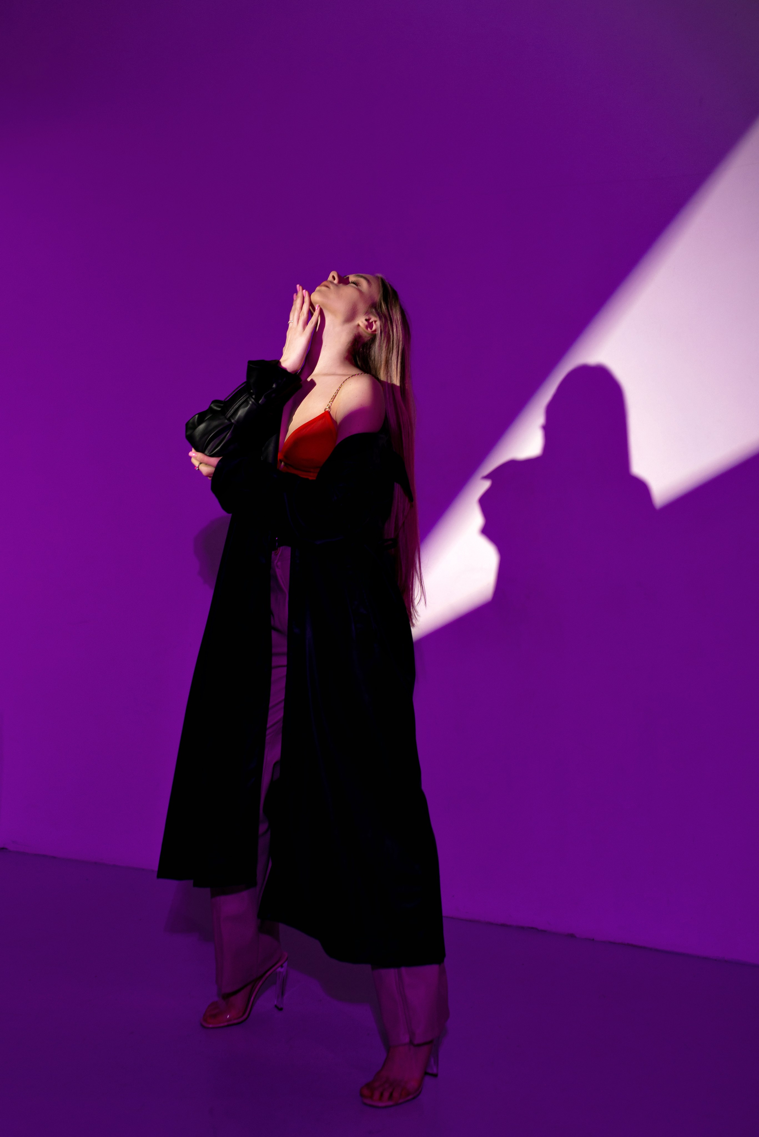 Фотосъемка в белье и черном плаще. Фотограф в Витебске Сергей Томашев