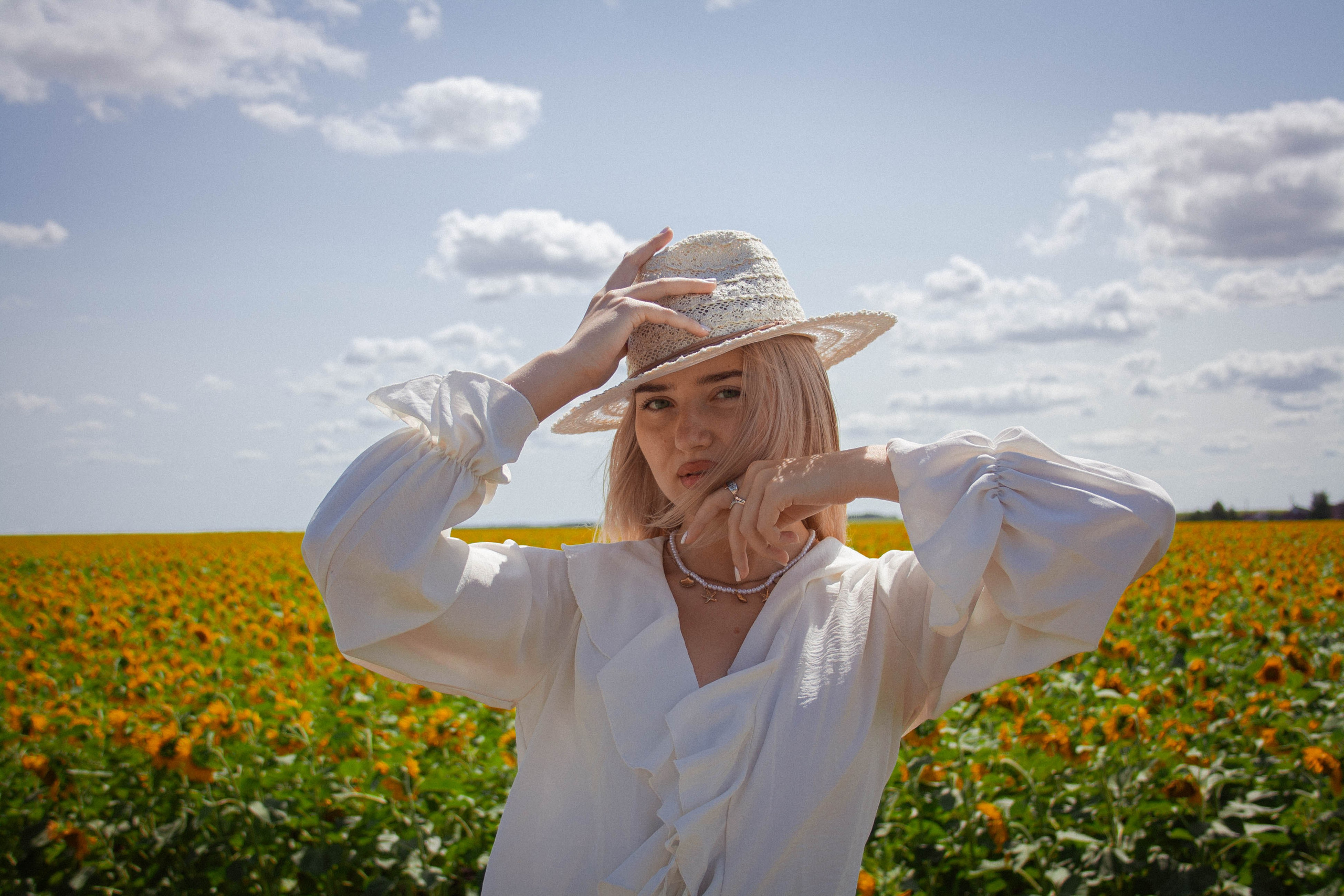 Настроение: уйти в поле с подсолнухами. Портретный фотограф в Саратове