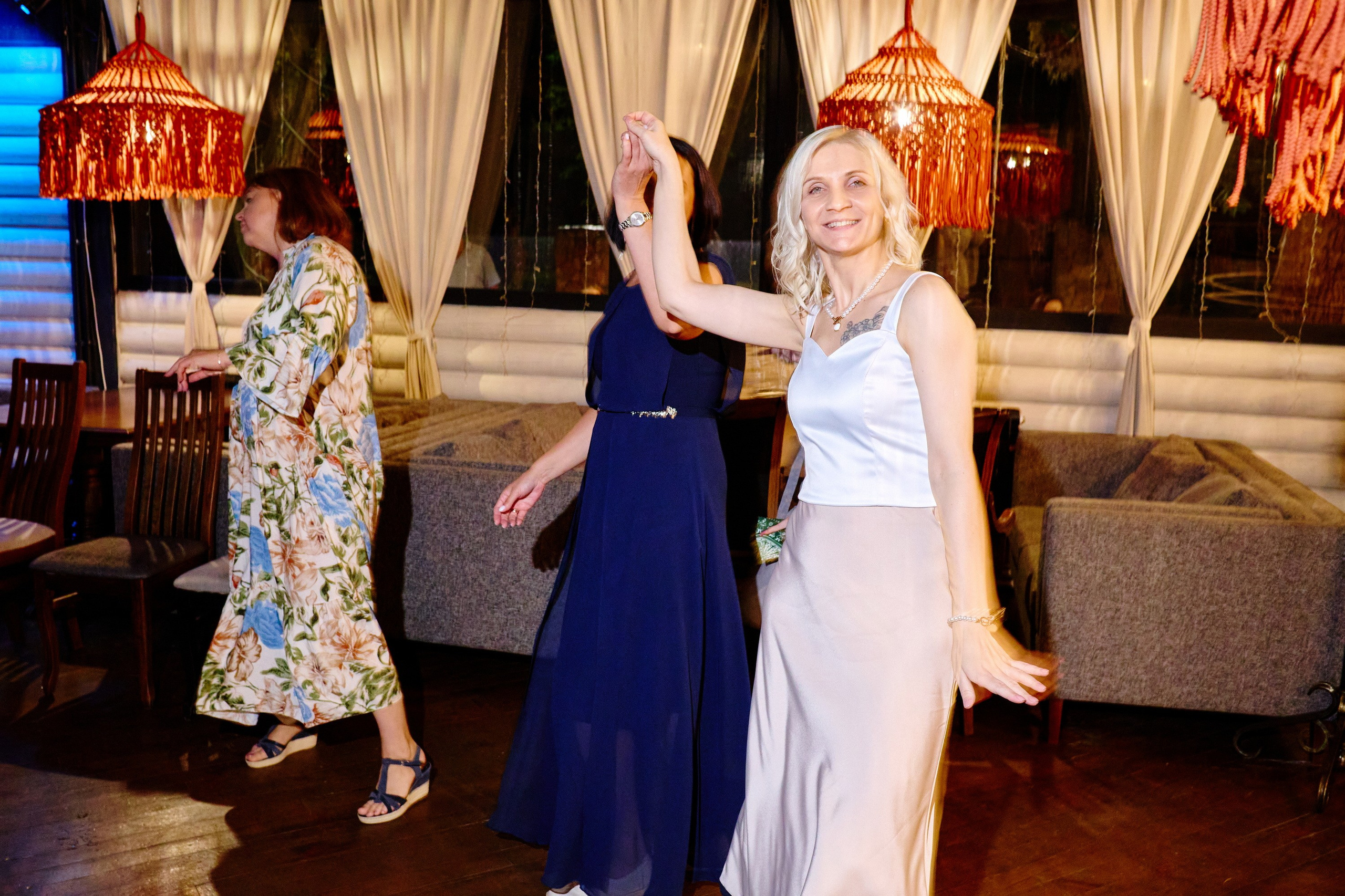 Выпускной 35 Сош. Фотограф Выпускные альбомы Таганрог Сергей Коробченко