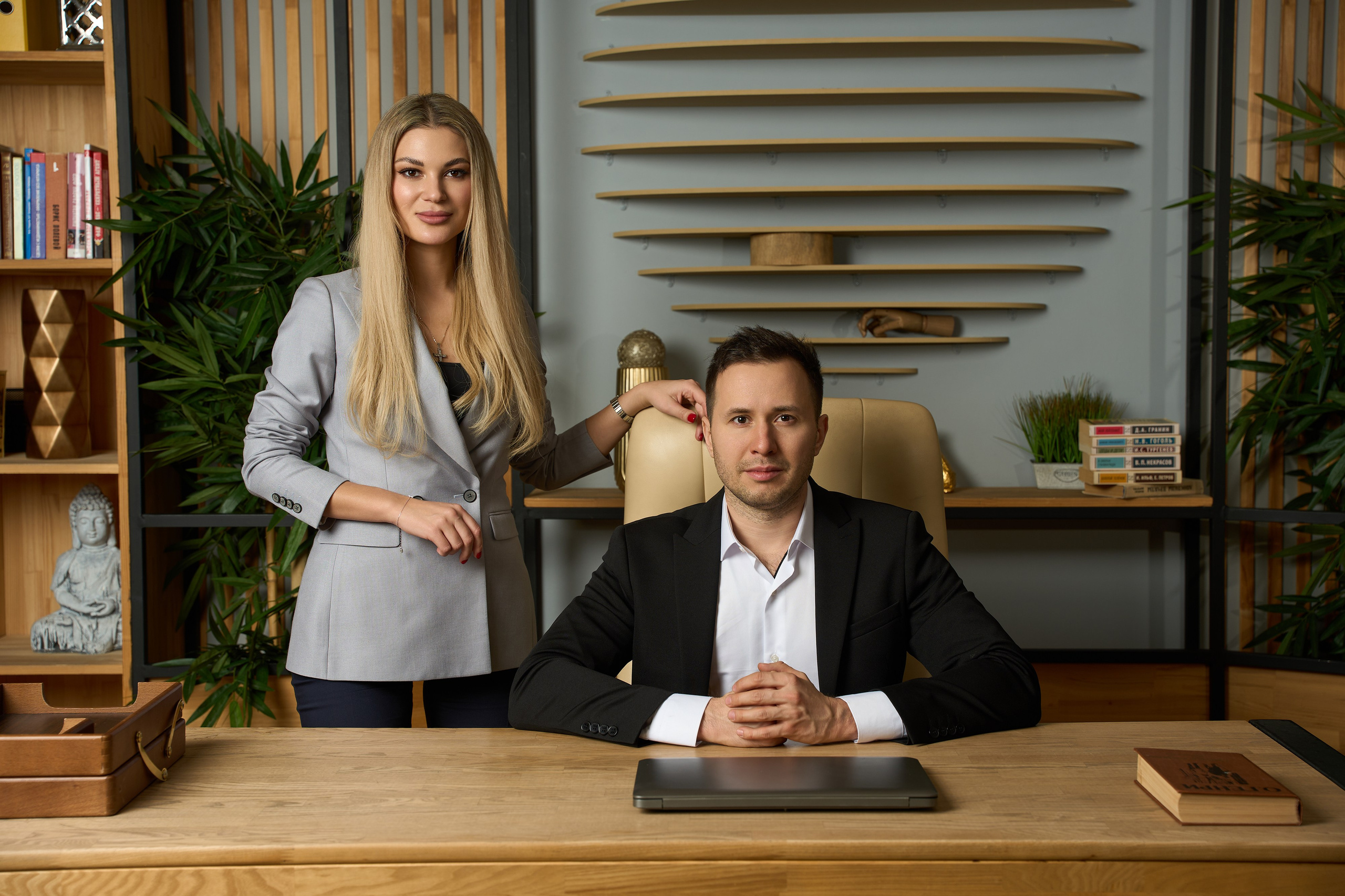 Офисная фотосъемка в Москве – Деловые портреты и командные фото | AkselPhoto. Фотограф в Москве (ЮВАО ВАО СВАО)