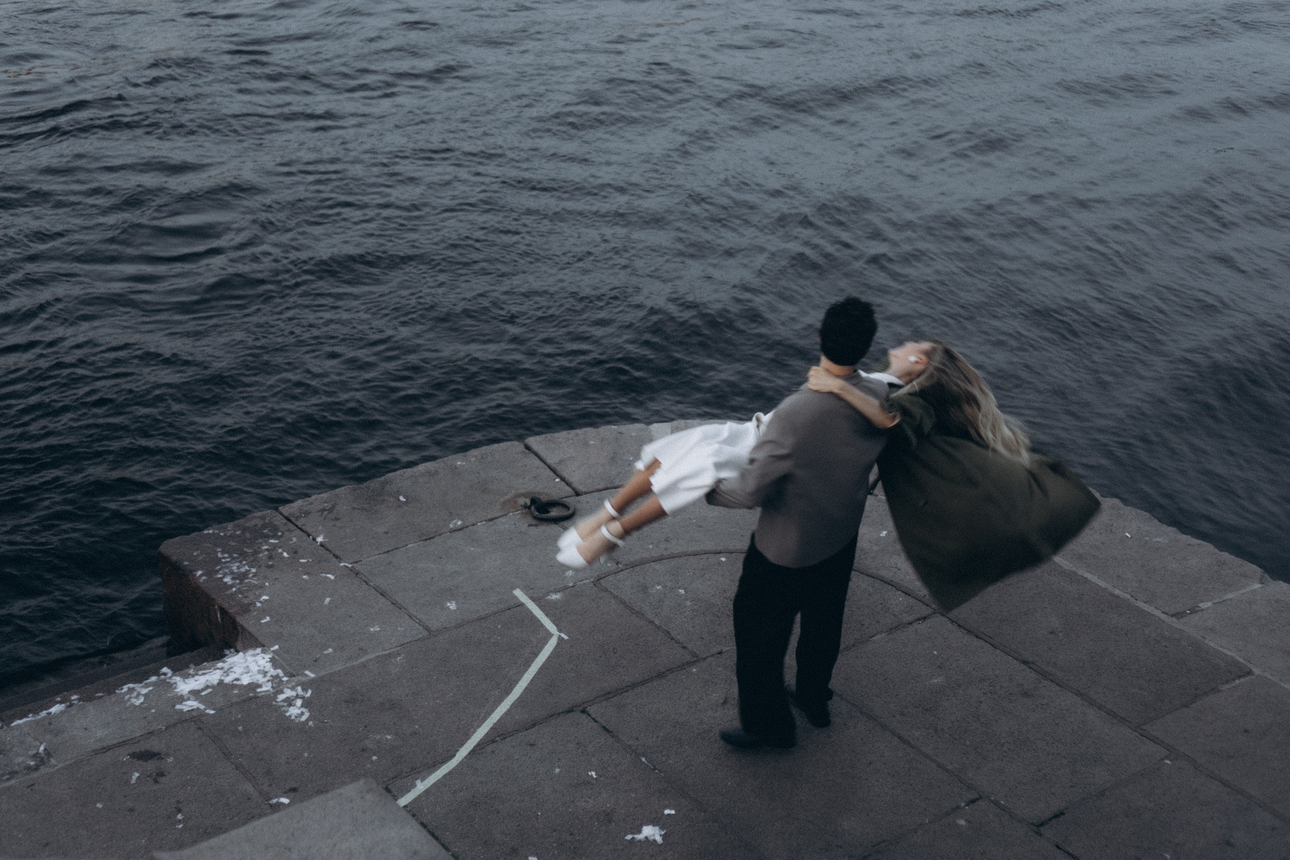 СВАДЕБНАЯ СЬЕМКА ПАРЫ НА РАССВЕТЕ В БЕЛЫЕ НОЧИ И ПРОГУЛКА С РАЗВОДНЫМИ МОСТАМИ И ПИКНИК ВОЗЛЕ ИСАКИЕВСКОГО СОБОРА. Профессиональный фотограф, Санкт-Петербург — Виктория Богомолова