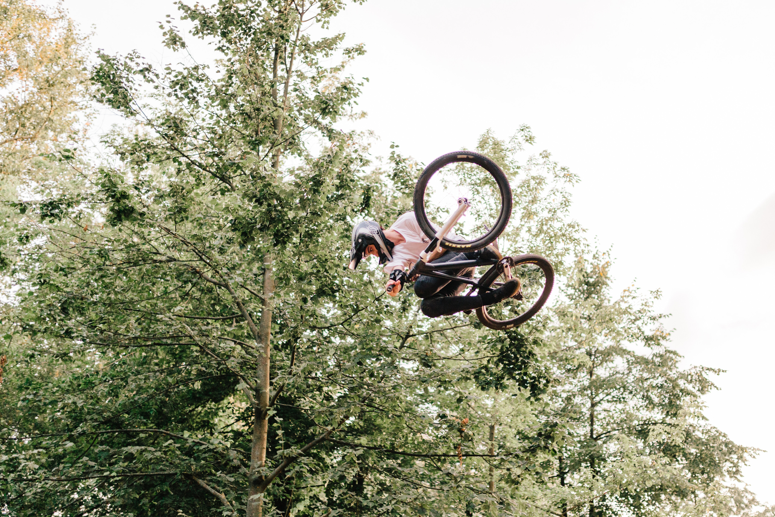 Dirt & Mtb. Nadezhdin Studio