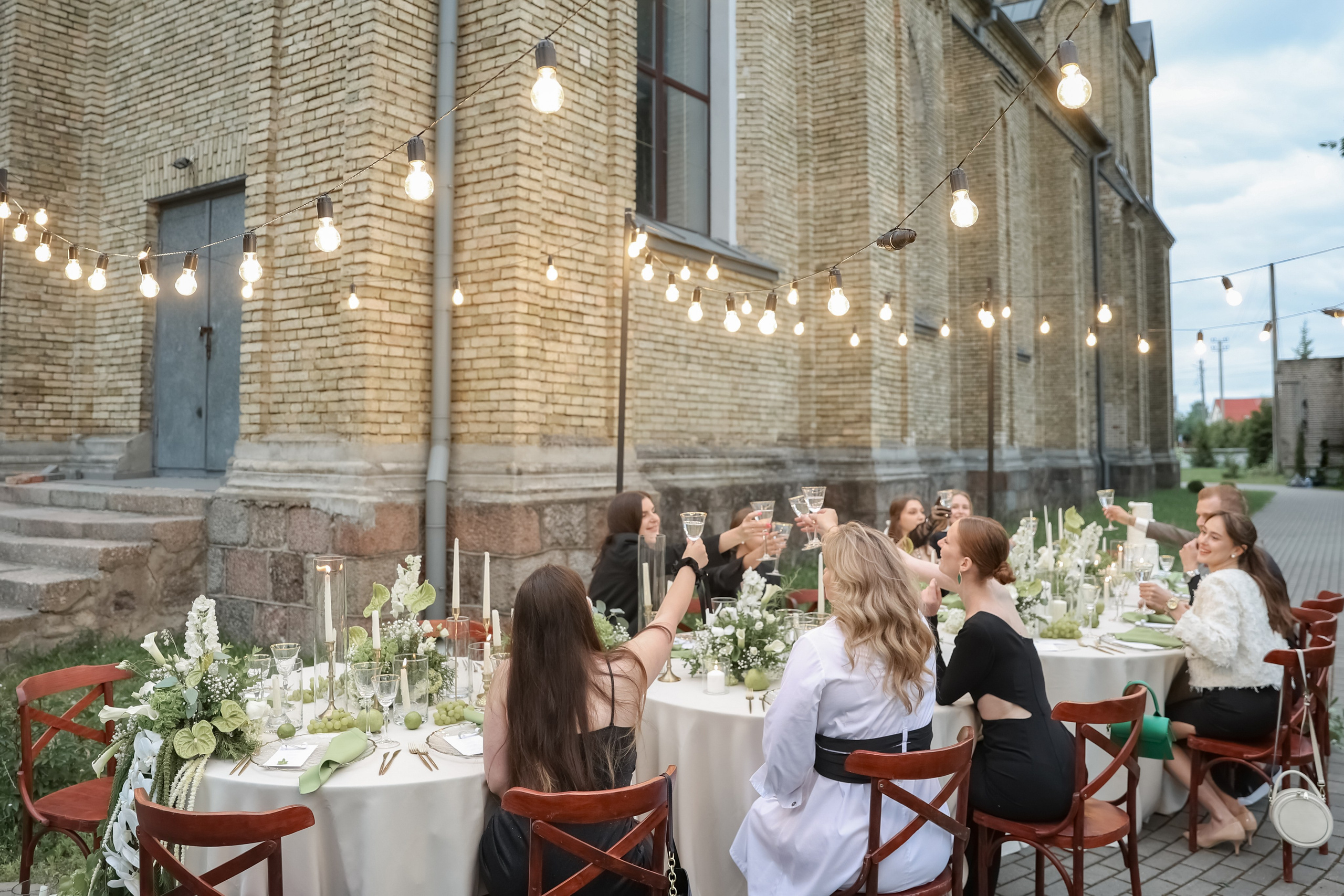 Кирилл и Виктория. Свадебные фотограф и видеограф в Минске Голдосовы Марина и Вадим