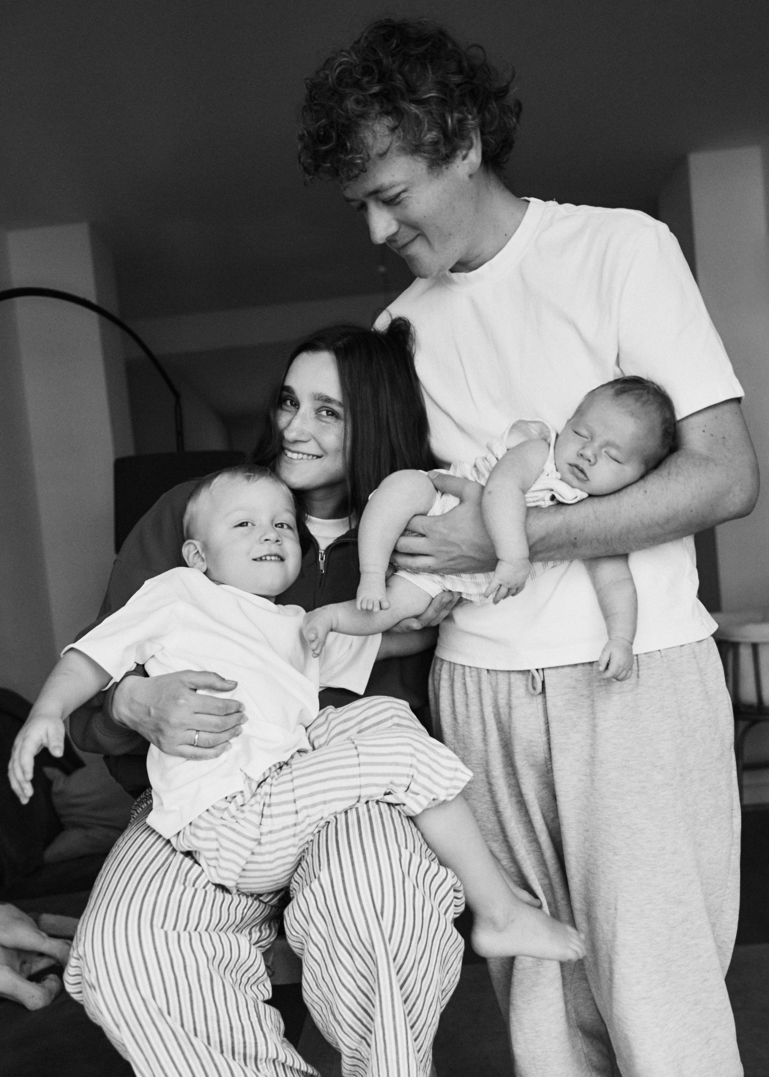 Family photoshoot. Photographer Anastasia Kirnosenko