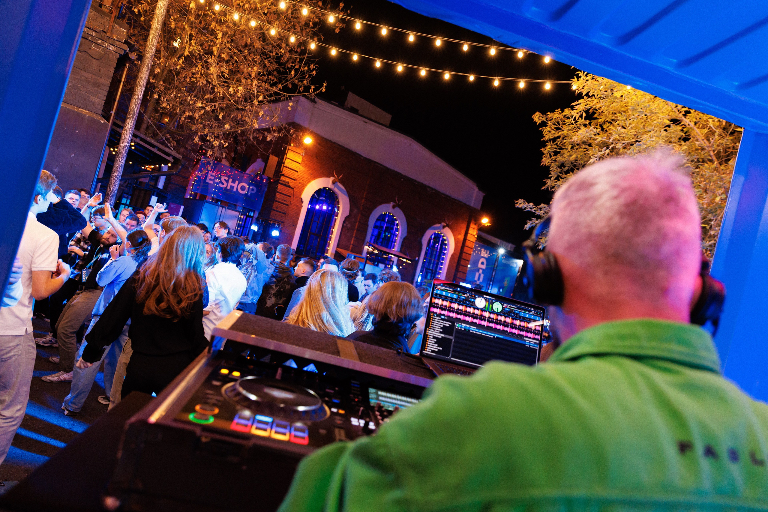 Фотографии Ozon Tech E-CODE 25. Коммерческий фотограф в Москве — Антон Ермаков