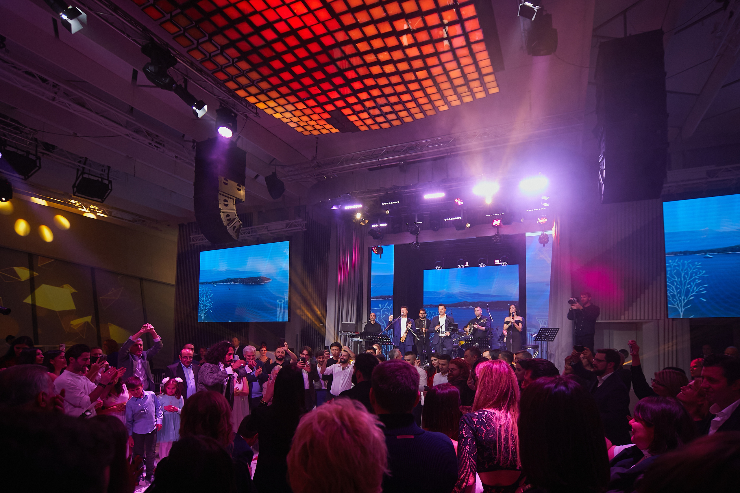 День Рождения в Греческом стиле. Александр Осин — корпоративный и семейный фотограф в Москве