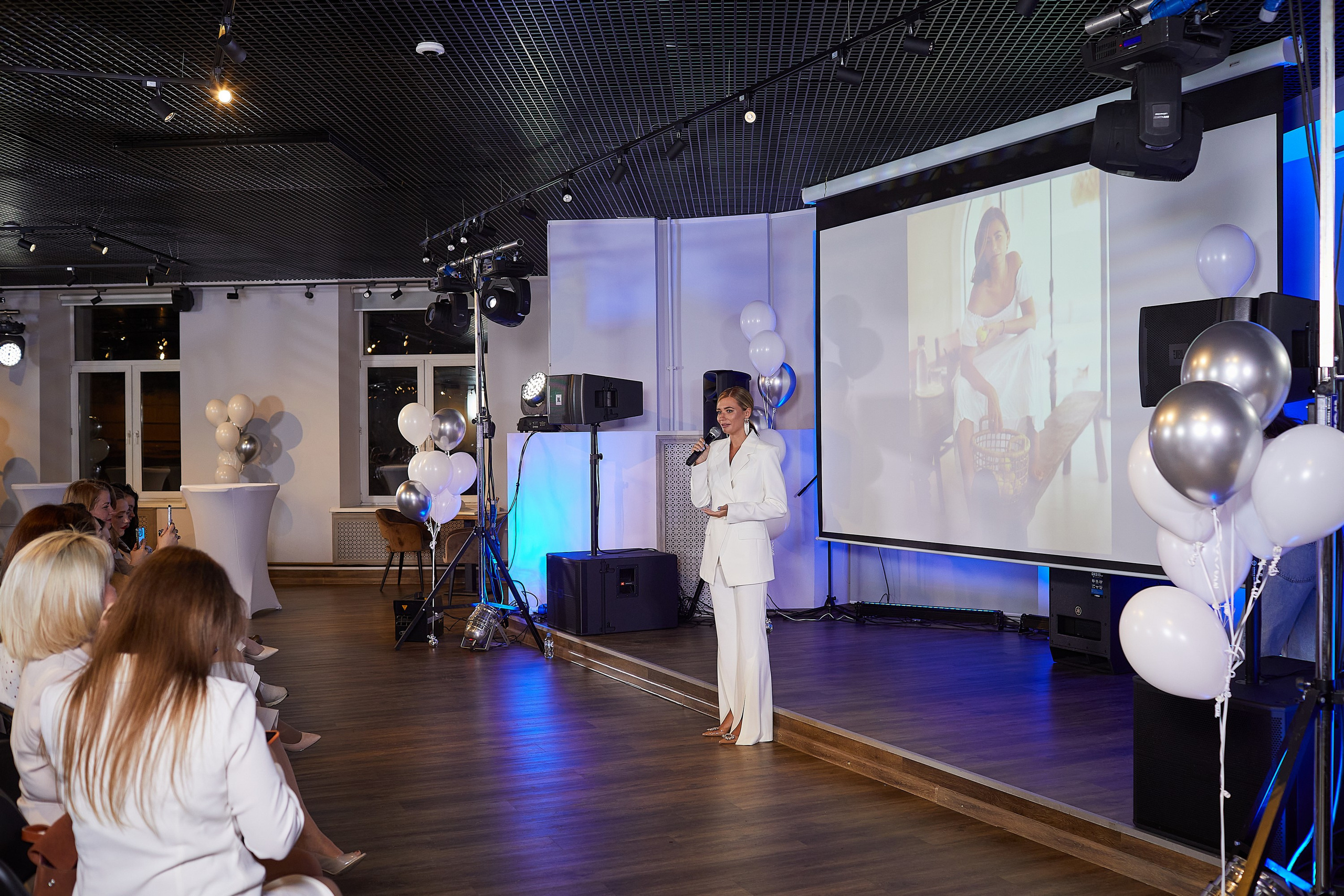 Академия Продвижения. Александр Осин — корпоративный и семейный фотограф в Москве