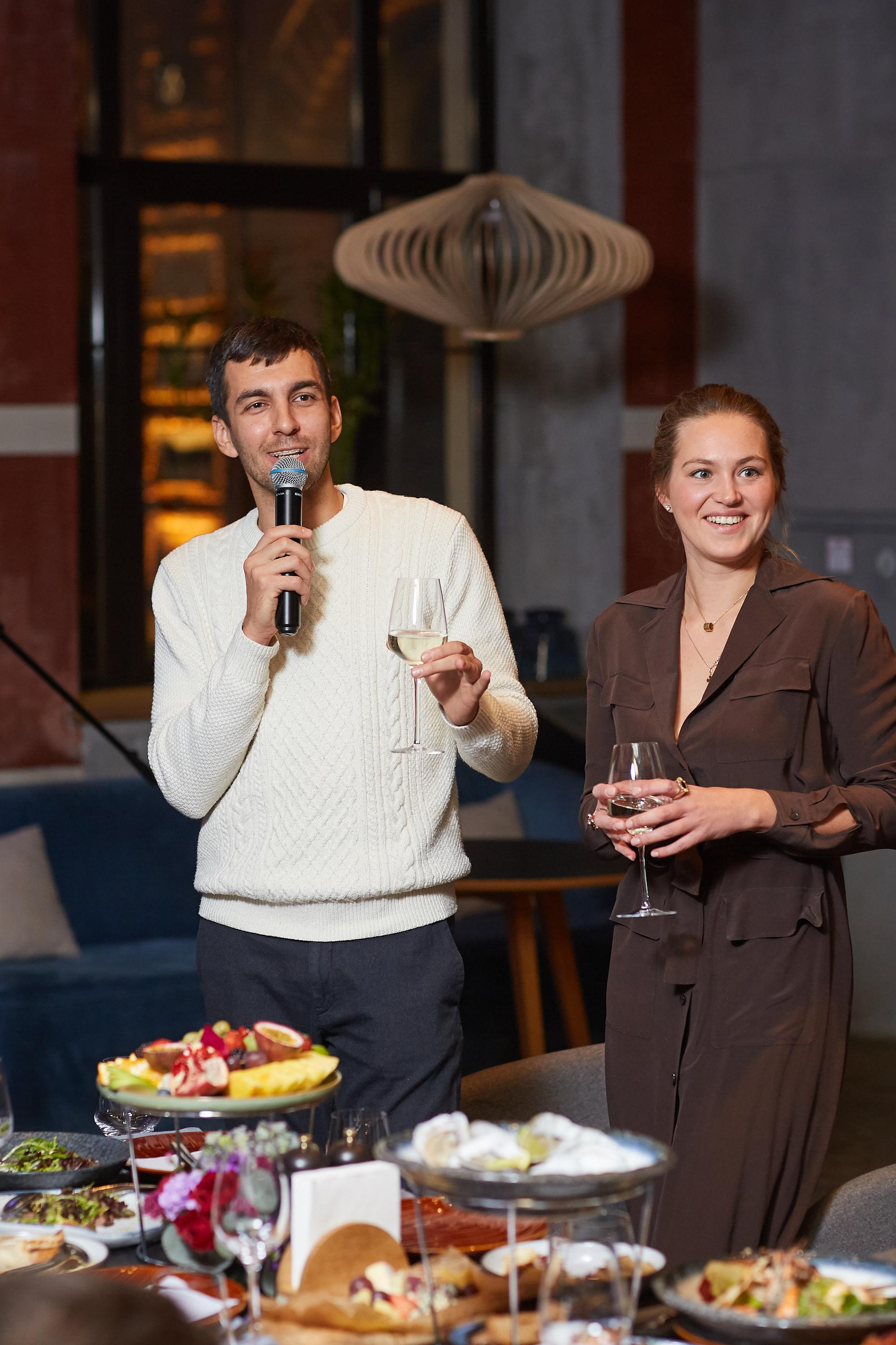 День Рождения в ресторане FADO. Александр Осин — корпоративный и семейный фотограф в Москве