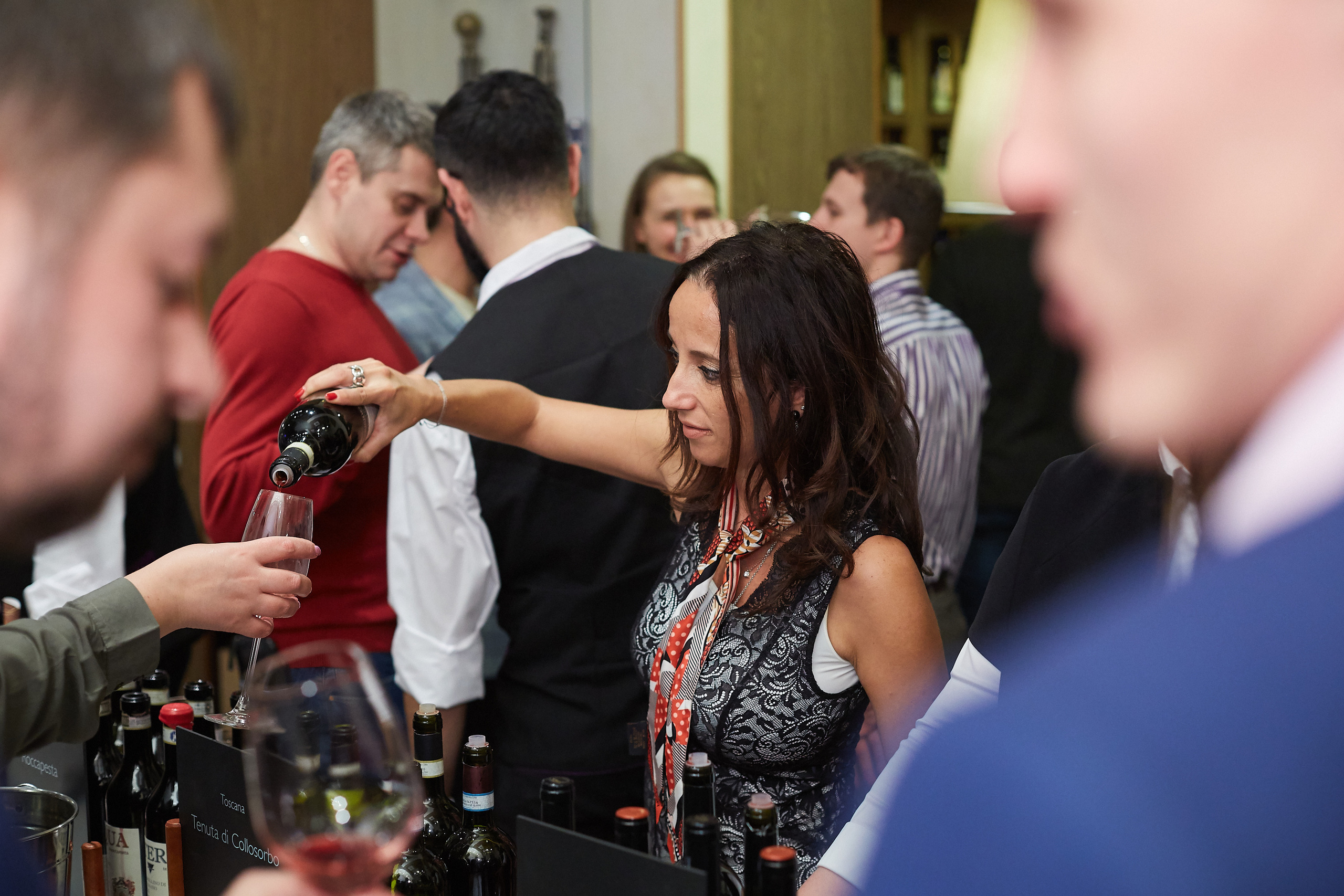 ЭНОТЕКА. Александр Осин — корпоративный и семейный фотограф в Москве