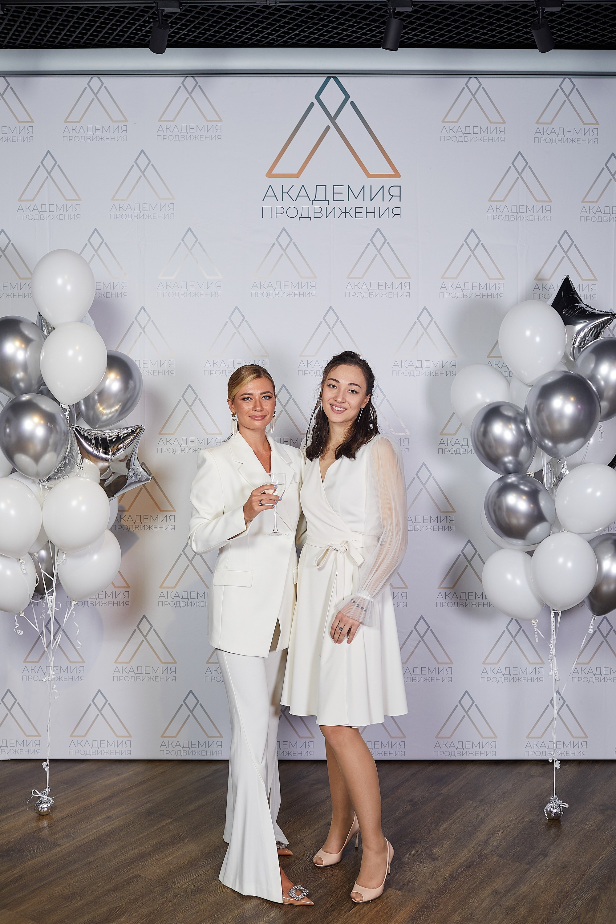 Академия Продвижения. Александр Осин — корпоративный и семейный фотограф в Москве