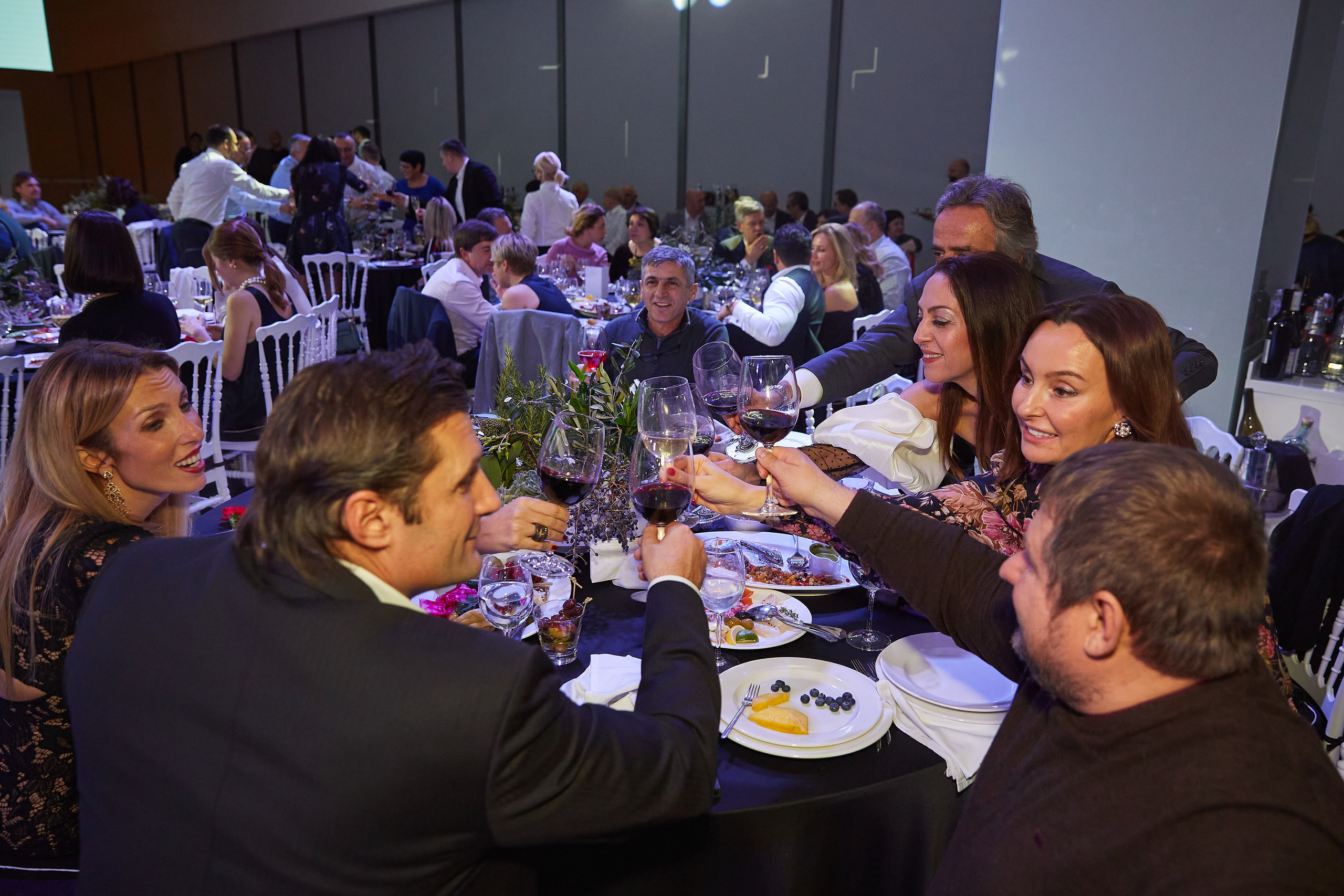 День Рождения в Греческом стиле. Александр Осин — корпоративный и семейный фотограф в Москве