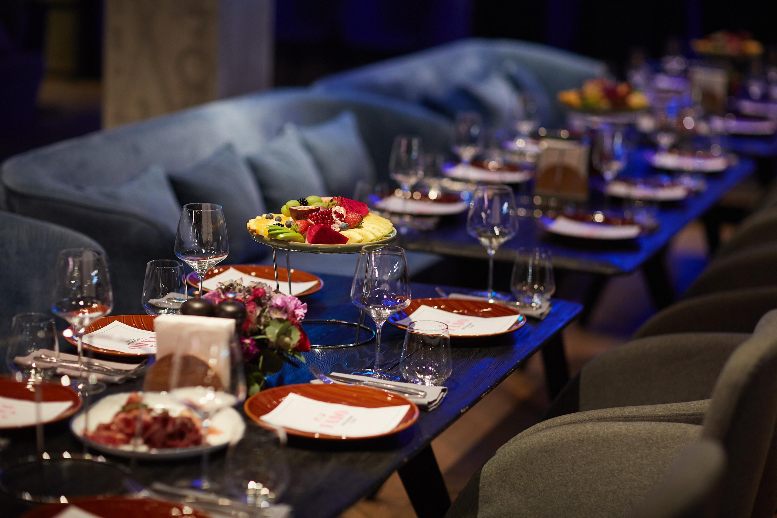 День Рождения в ресторане FADO. Александр Осин — корпоративный и семейный фотограф в Москве