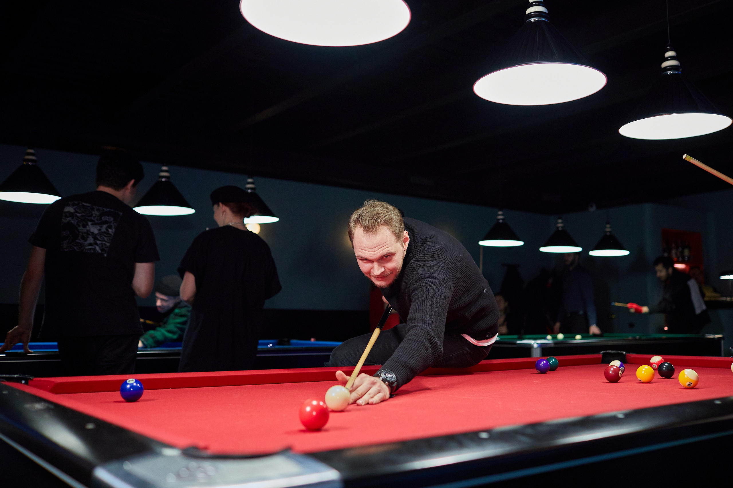 День Рождения в баре «Круглый шар». Александр Осин — корпоративный и семейный фотограф в Москве