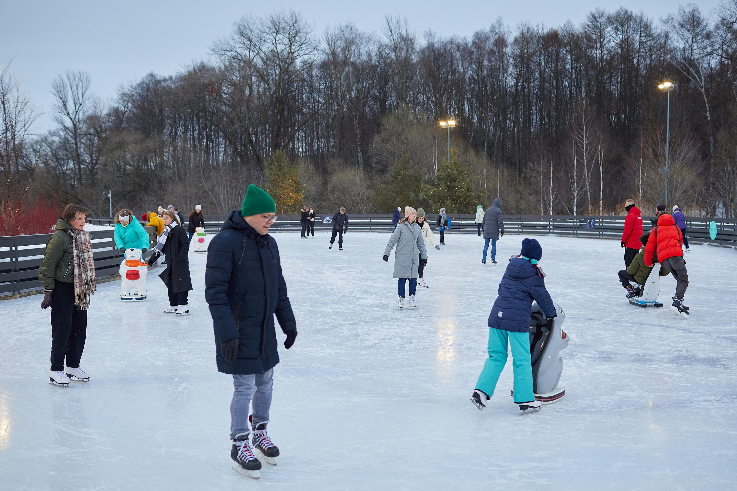 Каток The Ring в Сколково. Александр Осин — корпоративный и семейный фотограф в Москве