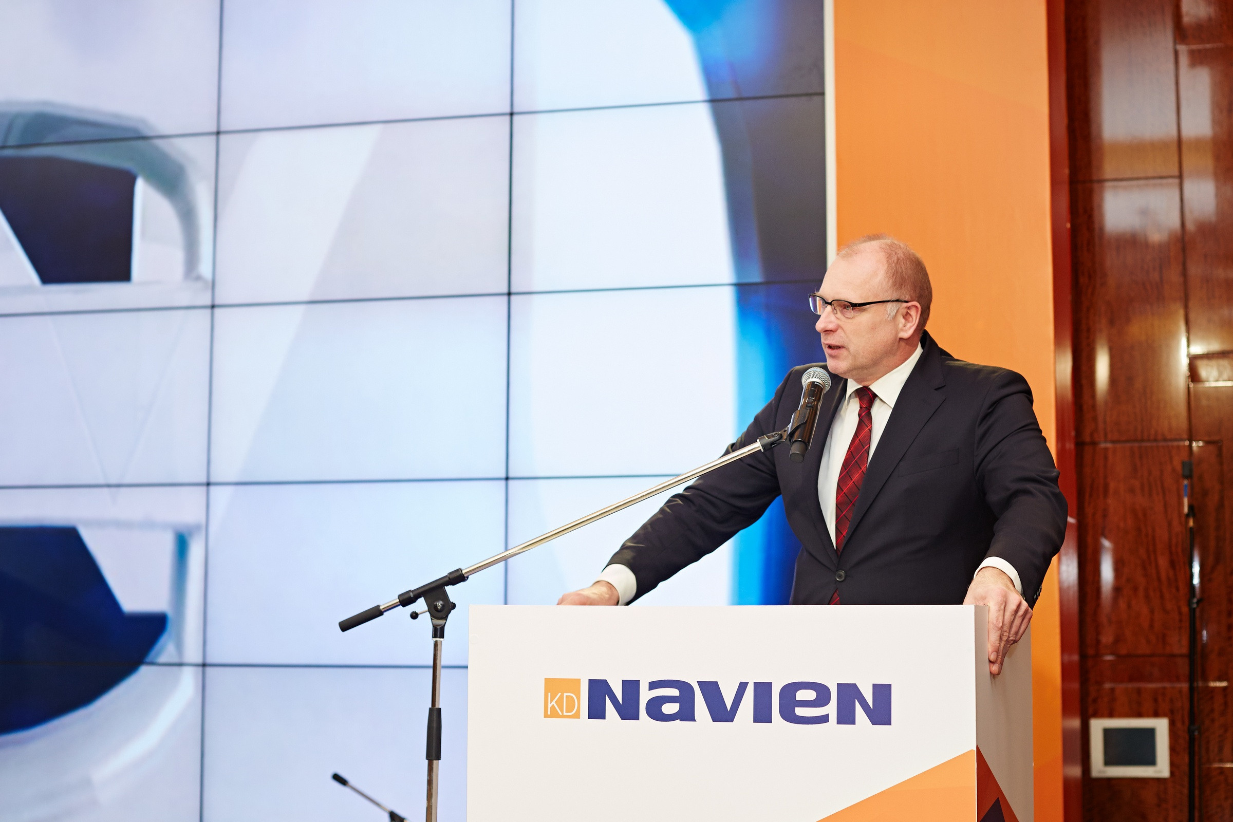 Корейская компания NAVIEN. Александр Осин — корпоративный и семейный фотограф в Москве