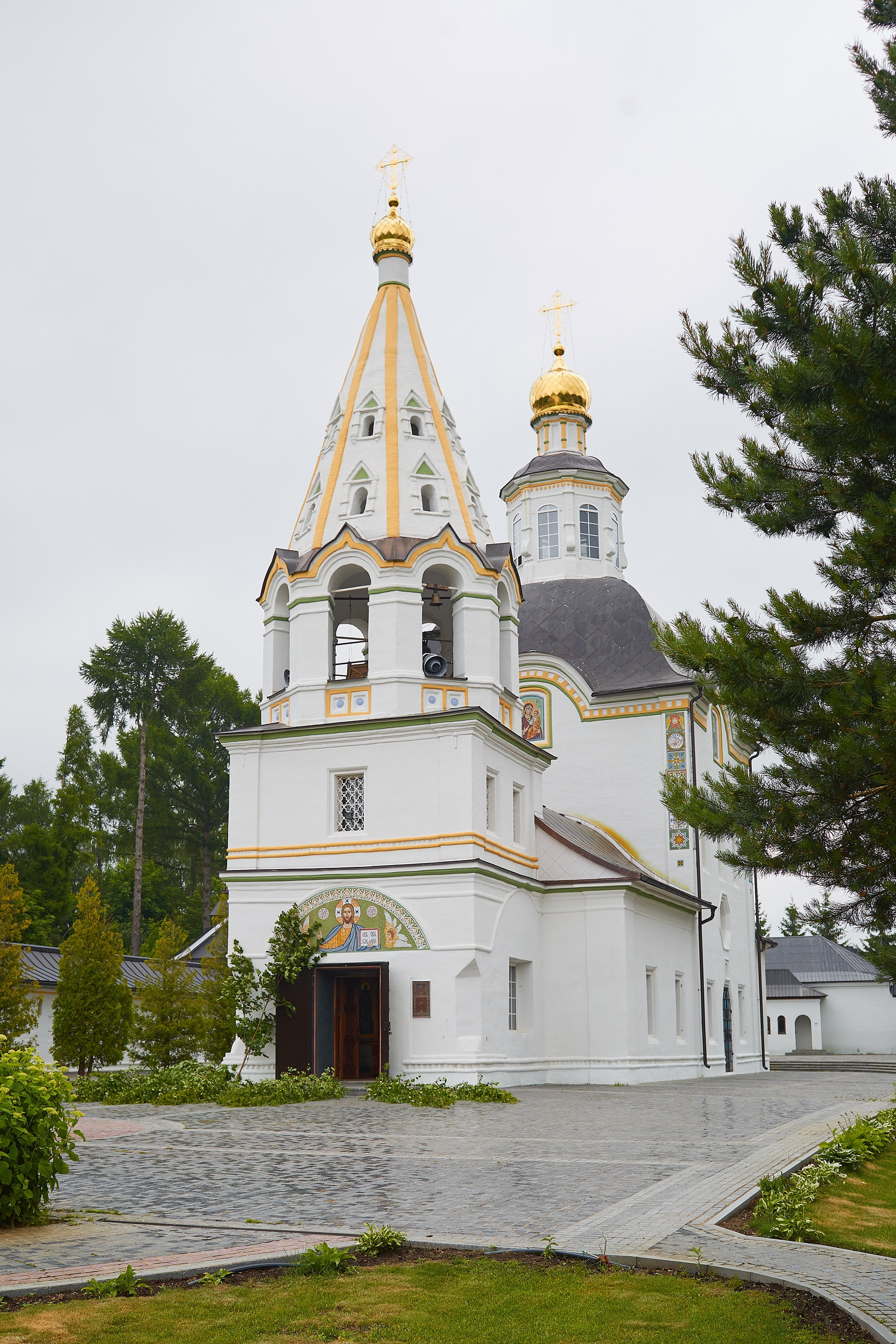 Церковь Успения Пресвятой Богородицы. Александр Осин — корпоративный и семейный фотограф в Москве
