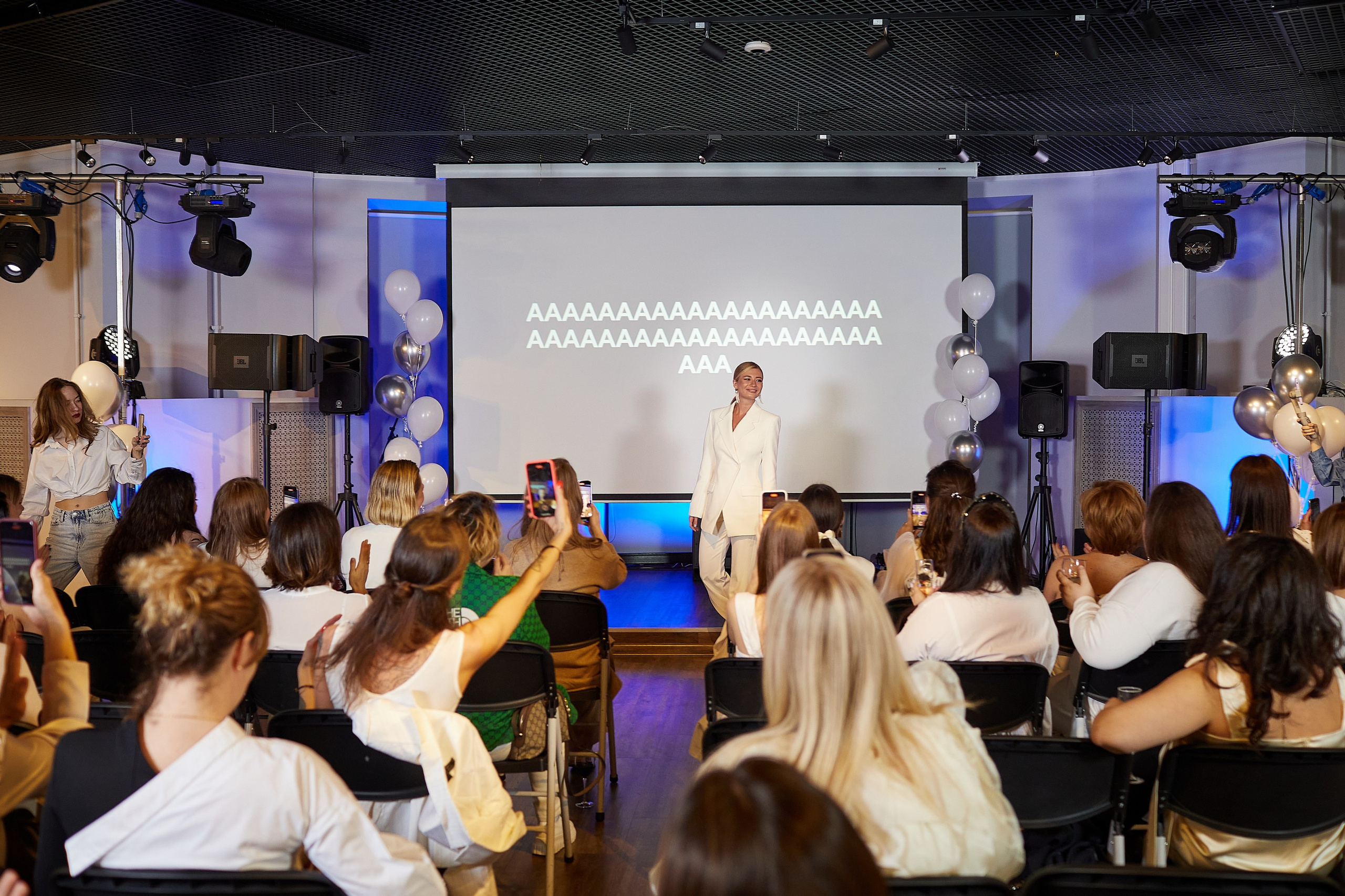 Академия Продвижения. Александр Осин — корпоративный и семейный фотограф в Москве