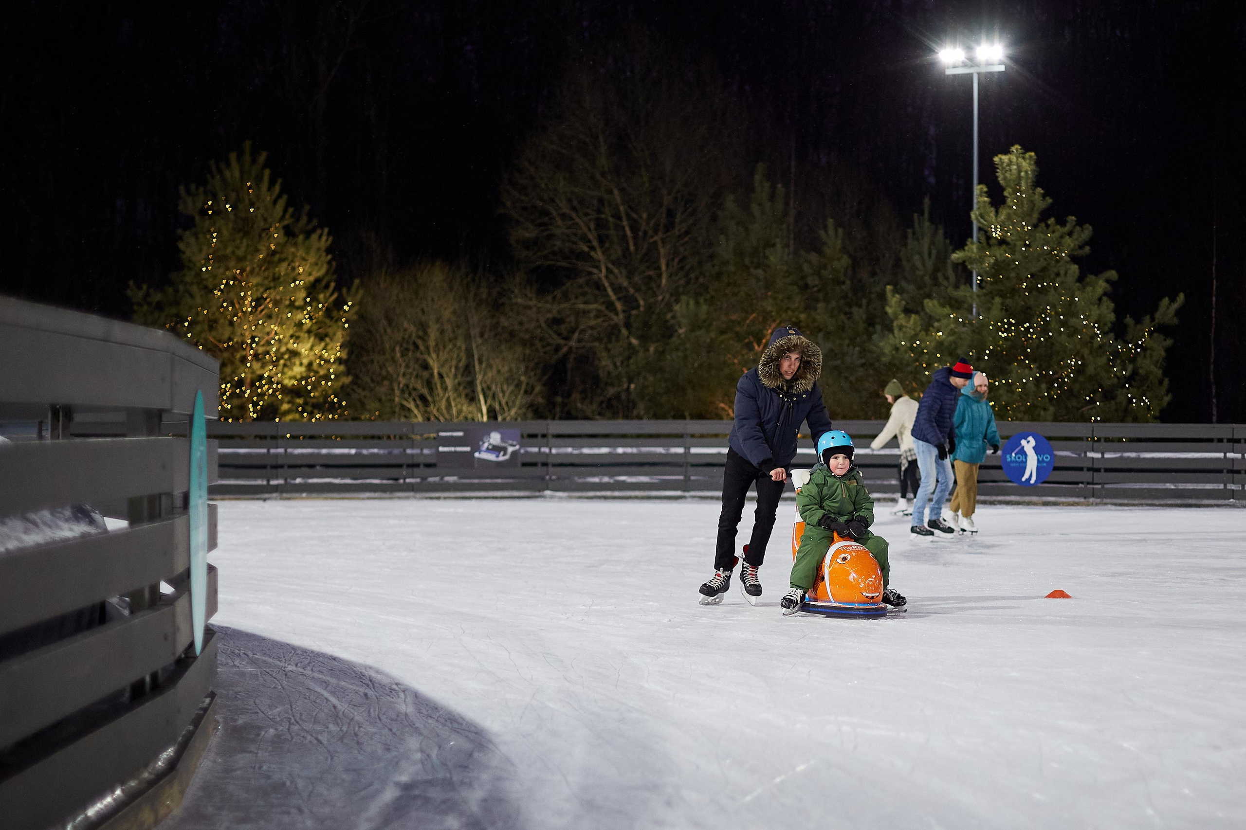 Каток The Ring в Сколково. Александр Осин — корпоративный и семейный фотограф в Москве