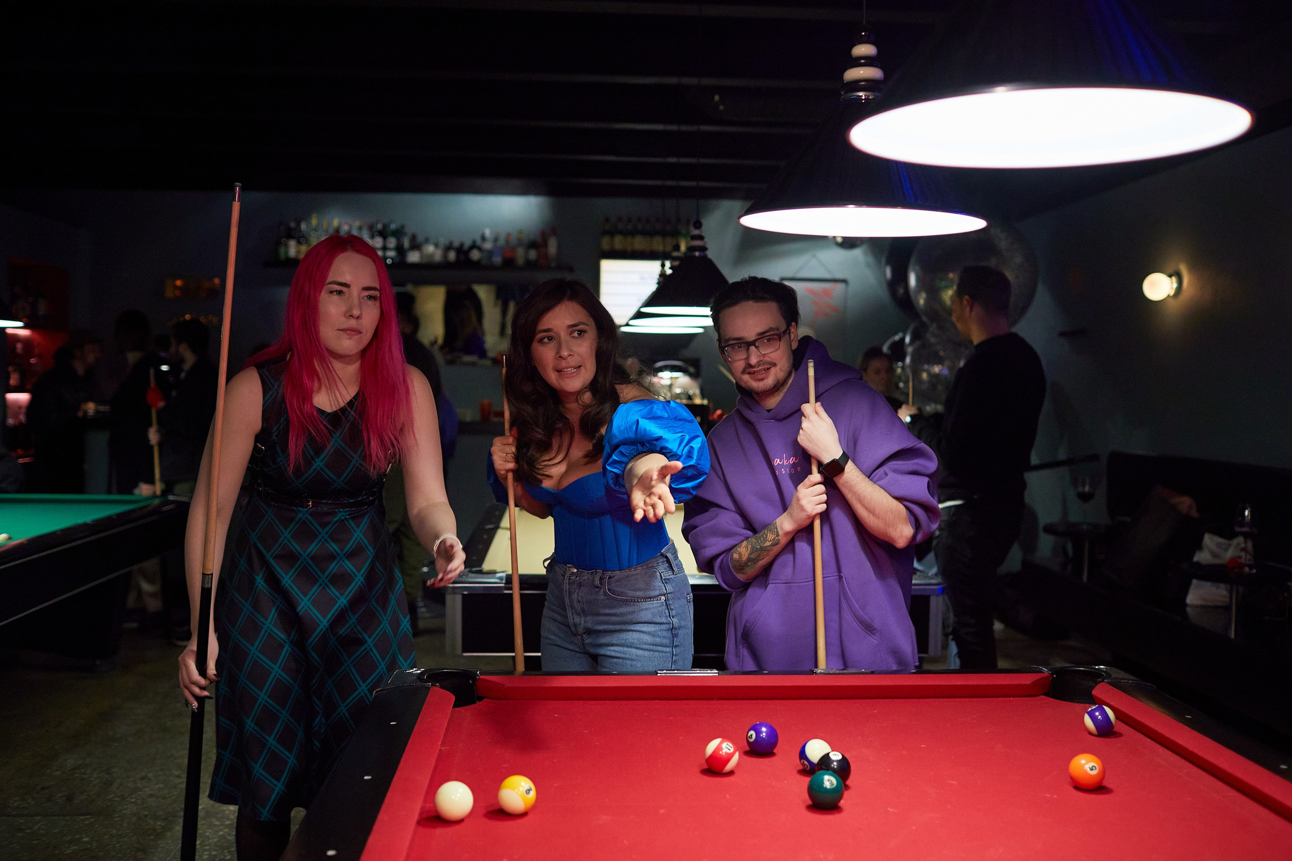 День Рождения в баре «Круглый шар». Александр Осин — корпоративный и семейный фотограф в Москве