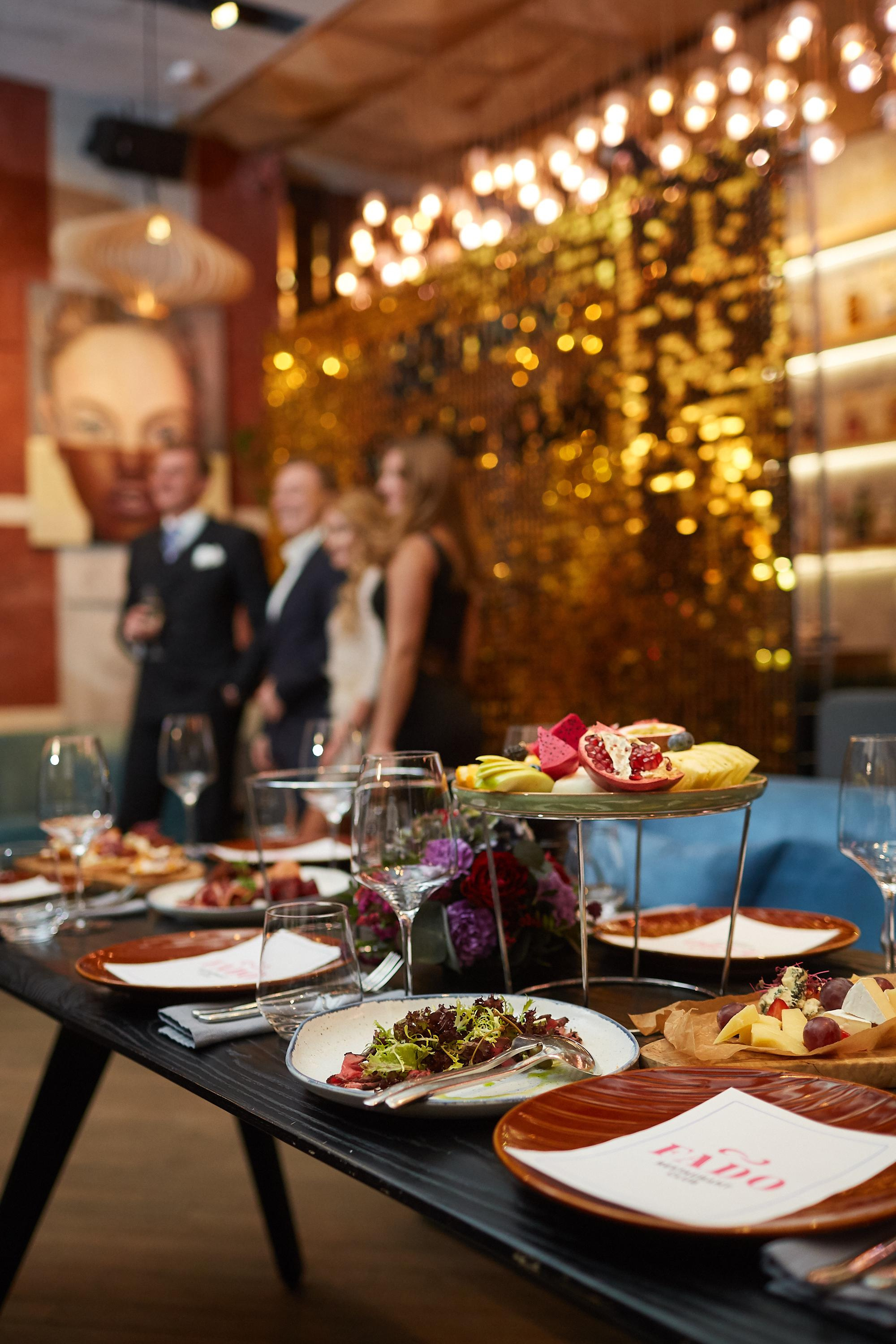 День Рождения в ресторане FADO. Александр Осин — корпоративный и семейный фотограф в Москве