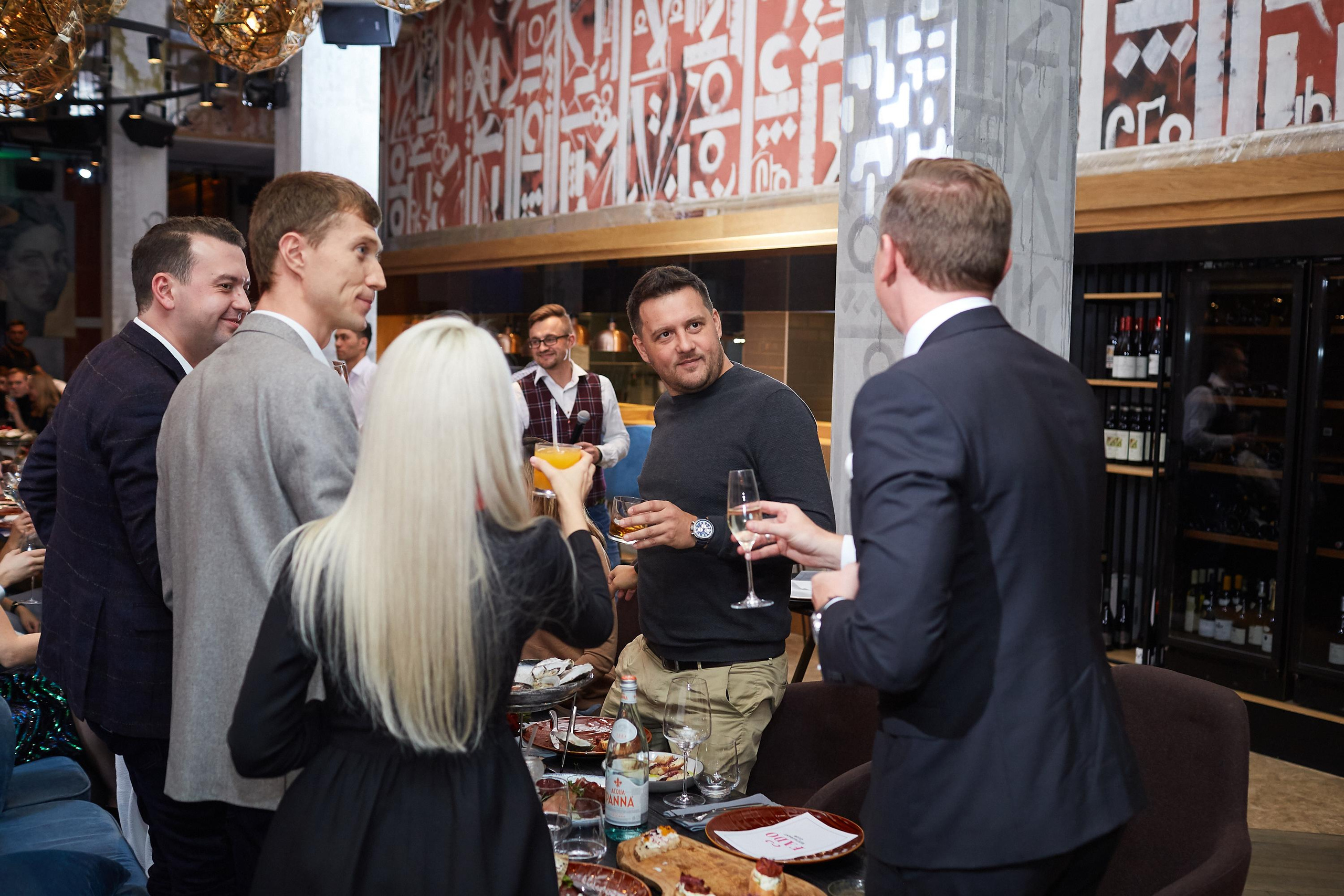 День Рождения в ресторане FADO. Александр Осин — корпоративный и семейный фотограф в Москве